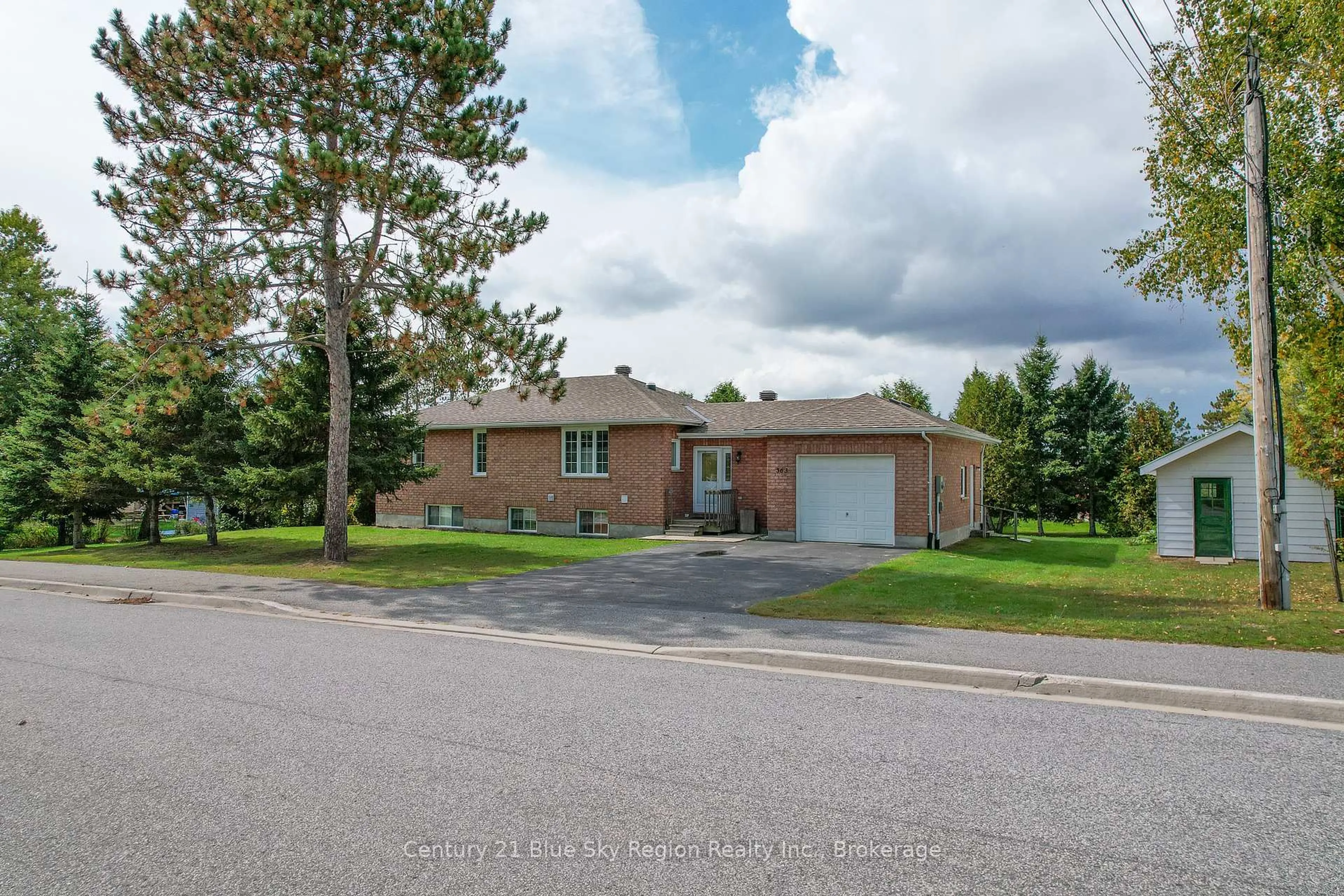 A pic from outside/outdoor area/front of a property/back of a property/a pic from drone, street for 363 Main St, Powassan Ontario P0H 0A4