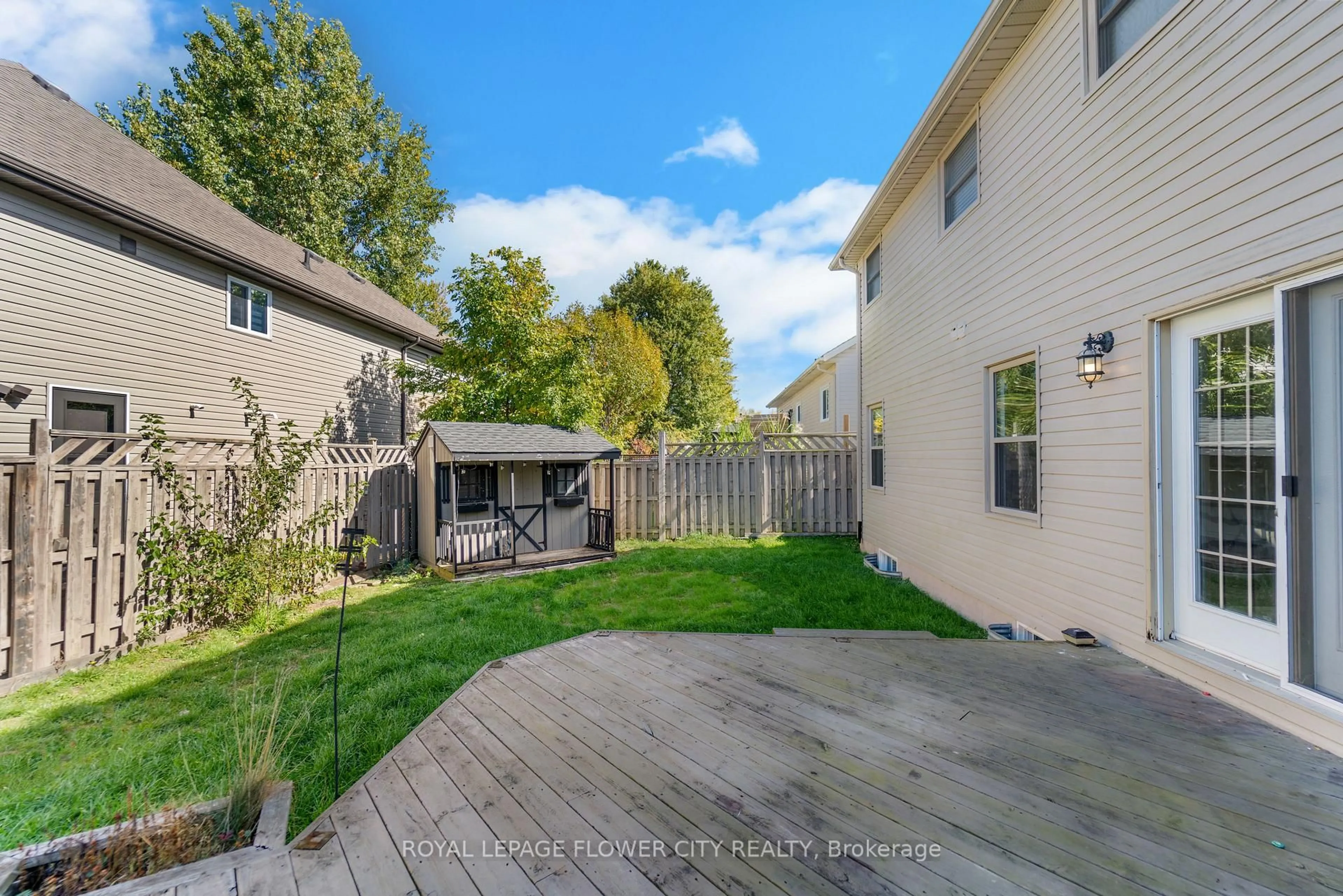 Patio, street for 76 Rochelle Cres, Fort Erie Ontario L0S 1N0