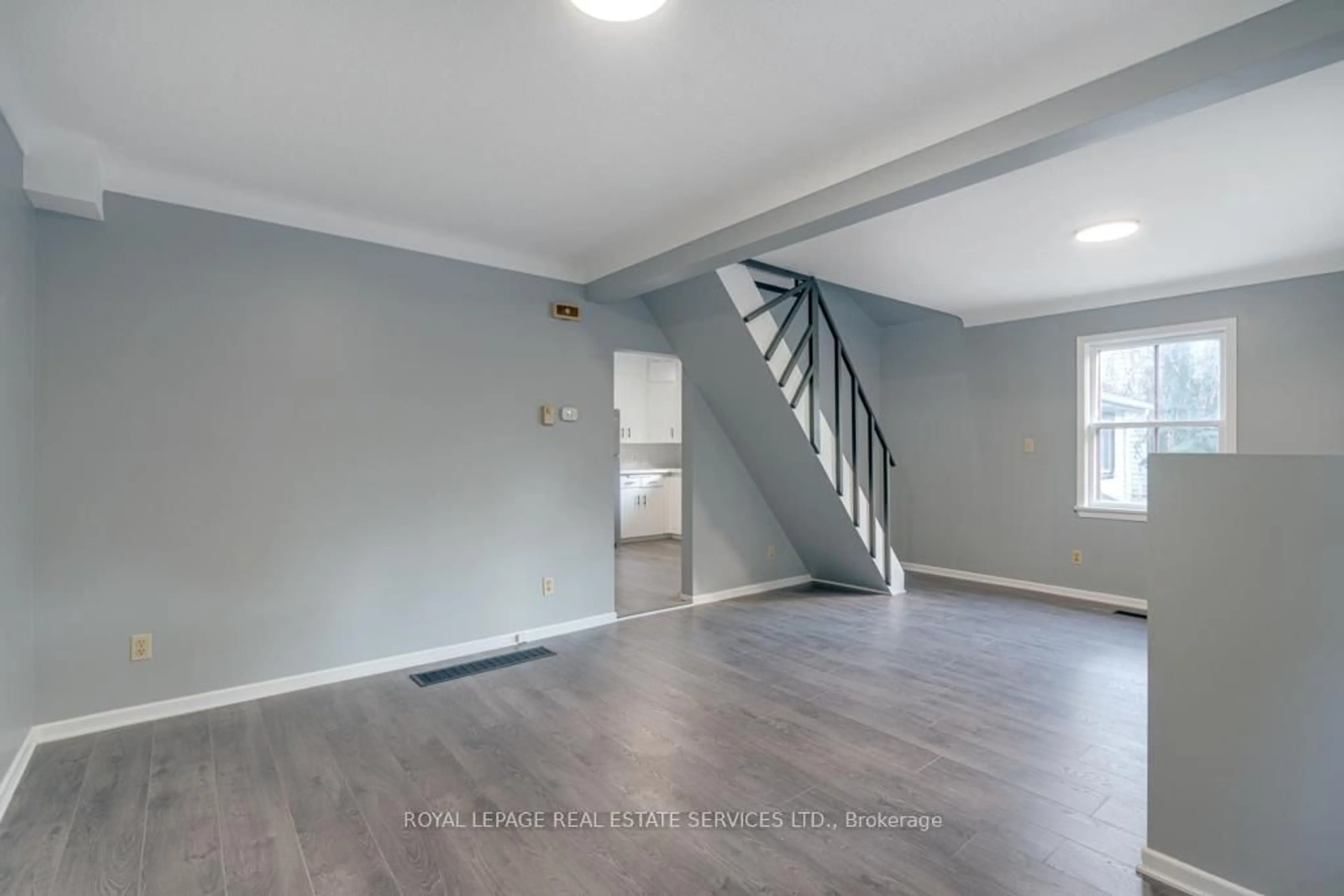 A pic of a room for 120 Page St, St. Catharines Ontario L2R 4A9