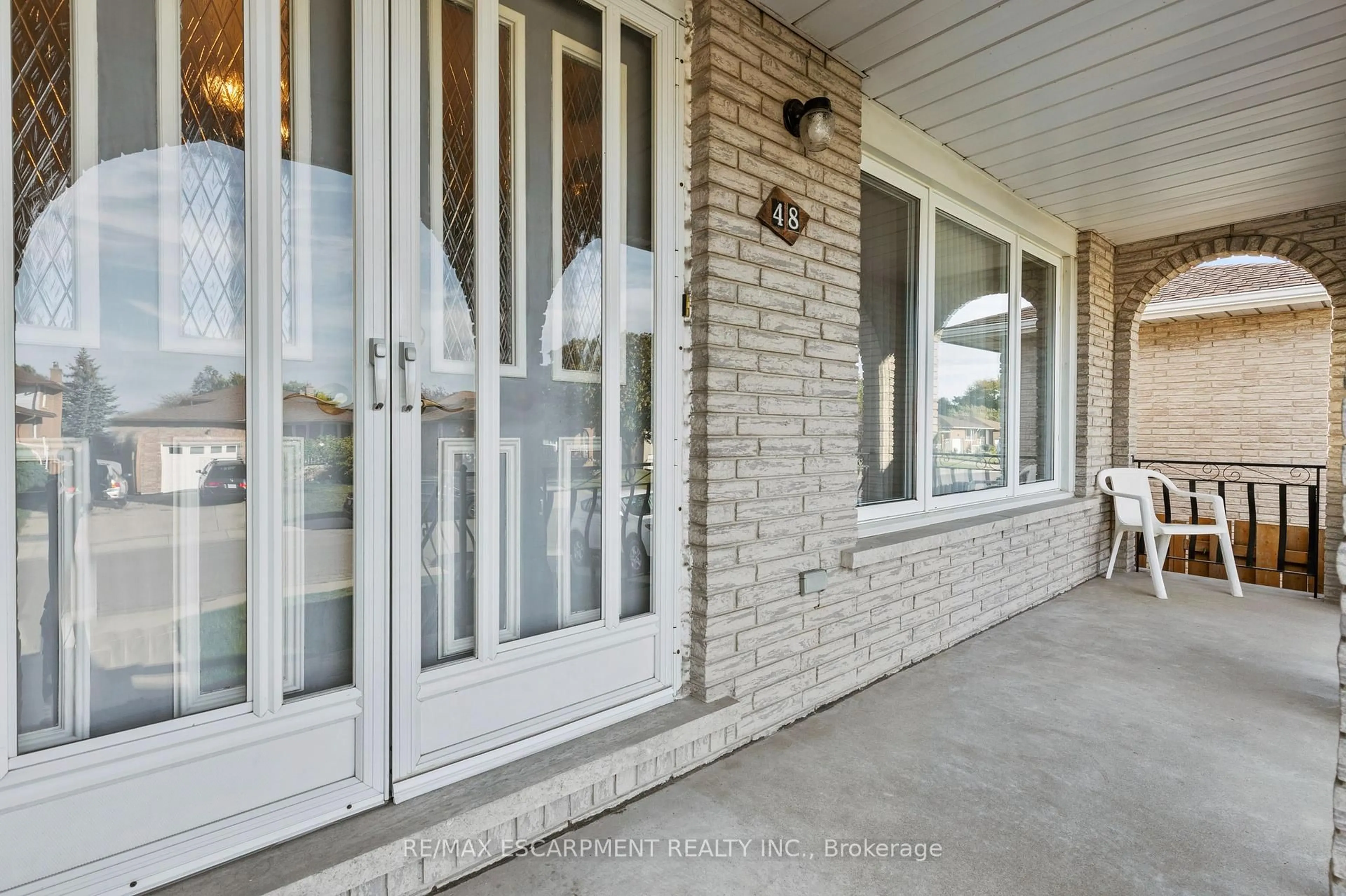 Unknown for 48 Village Dr, Hamilton Ontario L8E 3N1