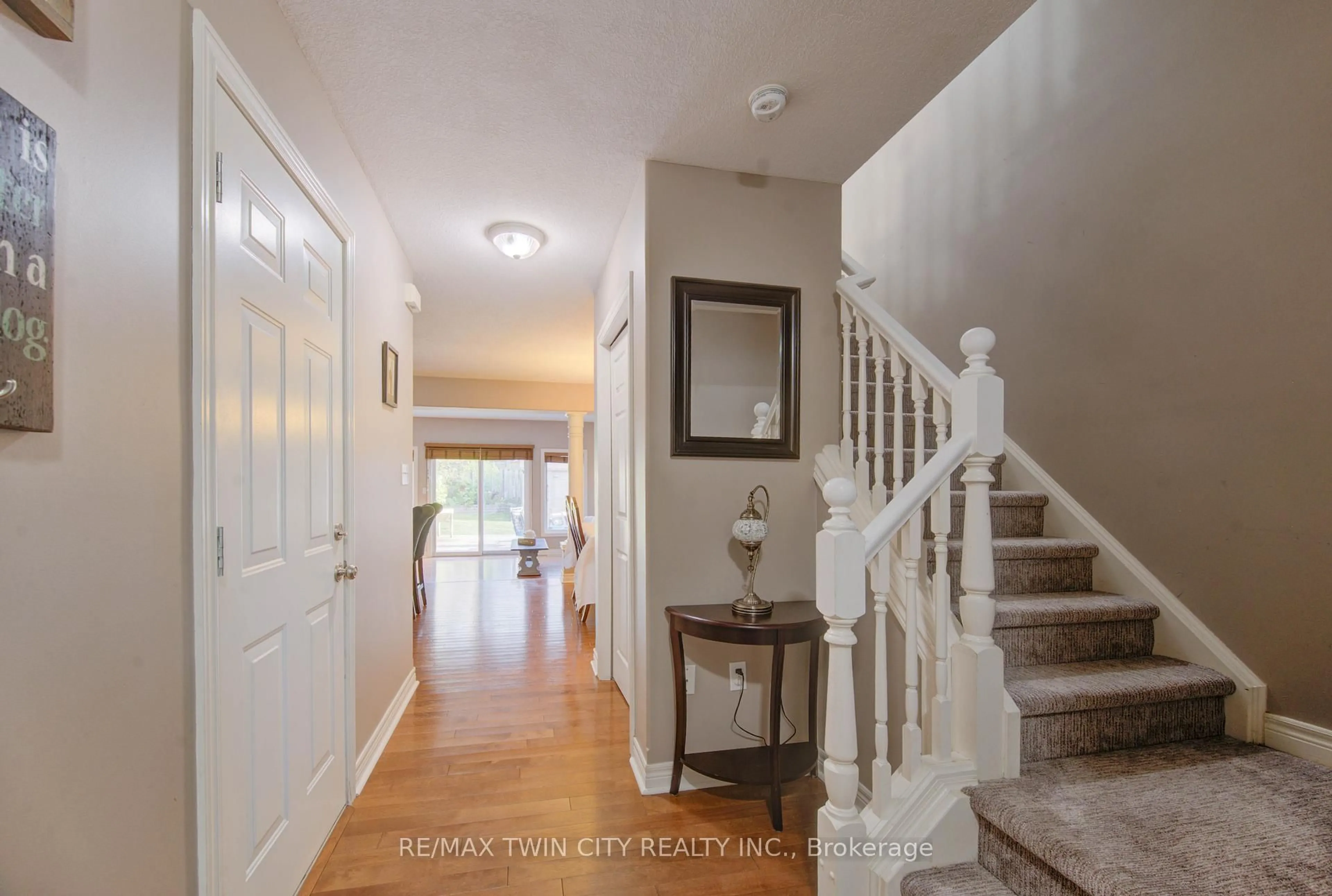 Indoor entryway for 27 Olivewood Way, Cambridge Ontario N3C 4N9