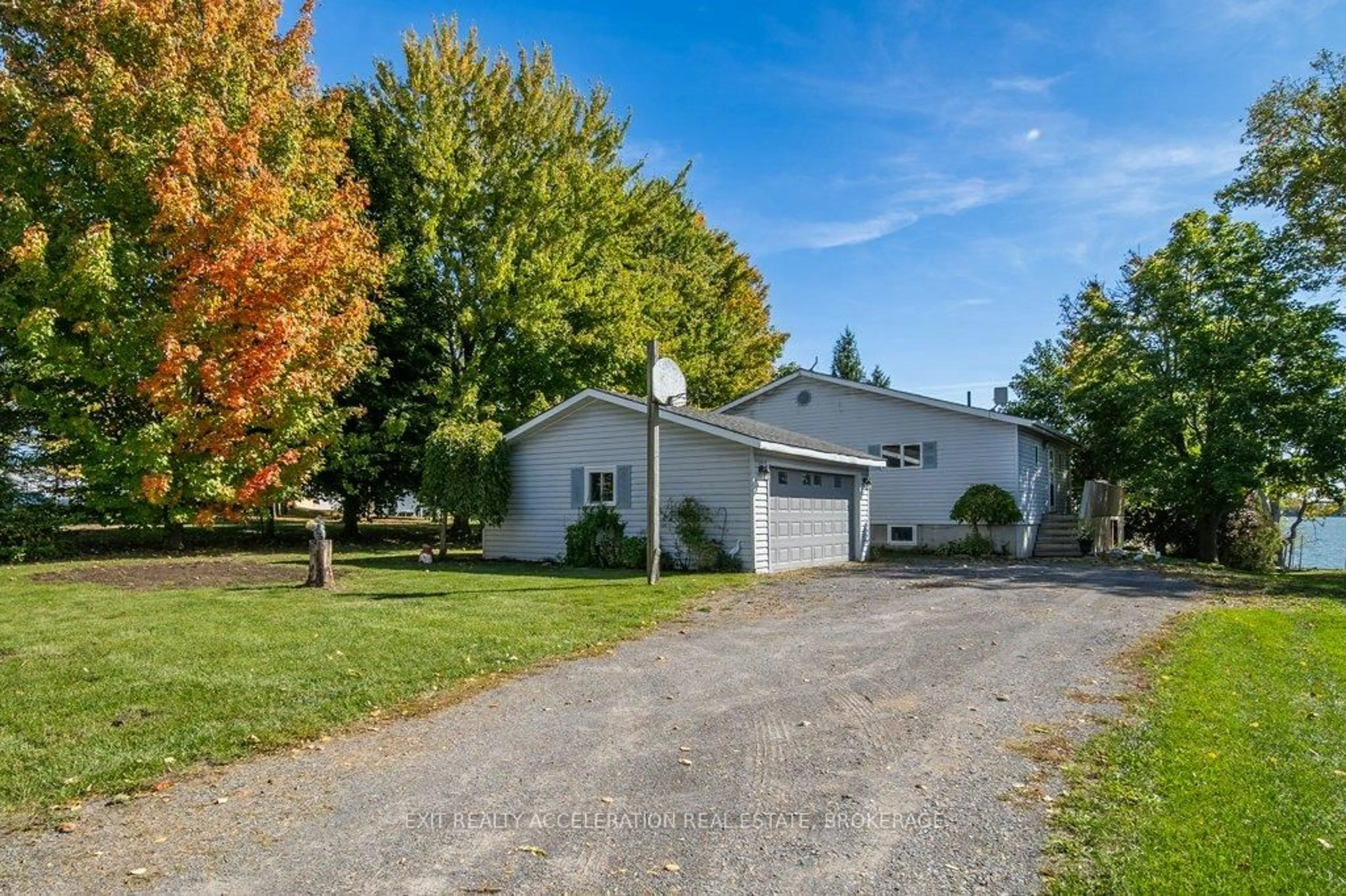 A pic from outside/outdoor area/front of a property/back of a property/a pic from drone, street for 122 Bayview Dr, Napanee Ontario K7R 3K8