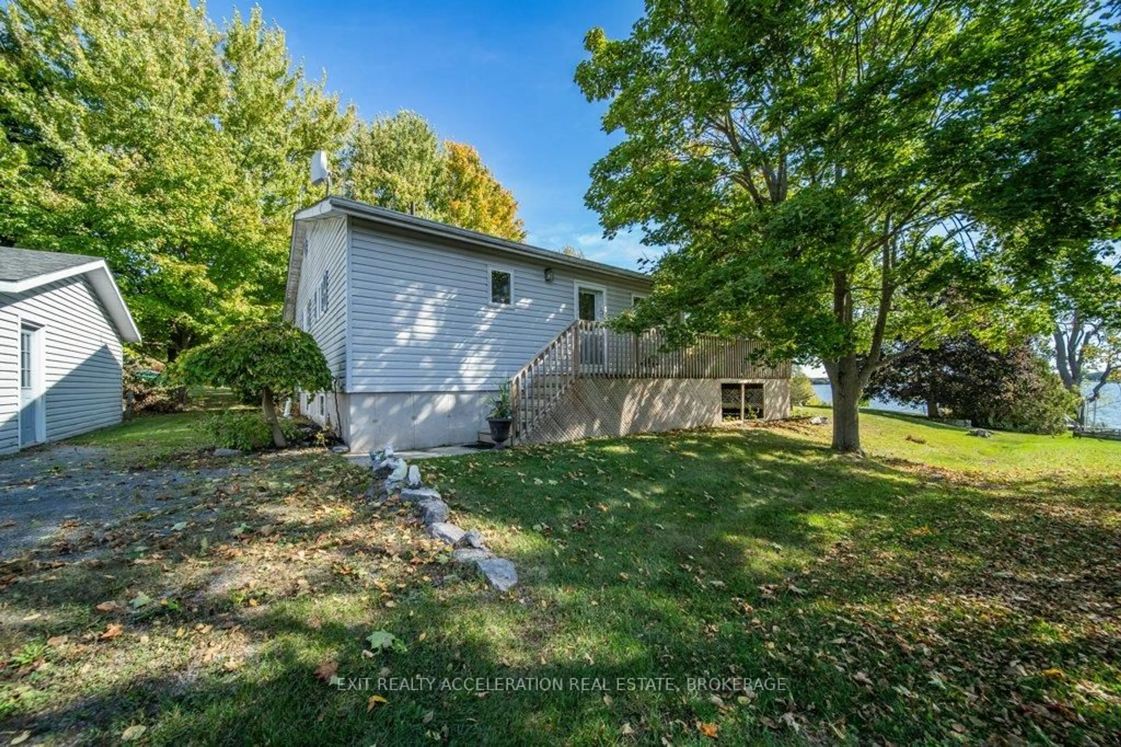 A pic from outside/outdoor area/front of a property/back of a property/a pic from drone, water/lake/river/ocean view for 122 Bayview Dr, Napanee Ontario K7R 3K8