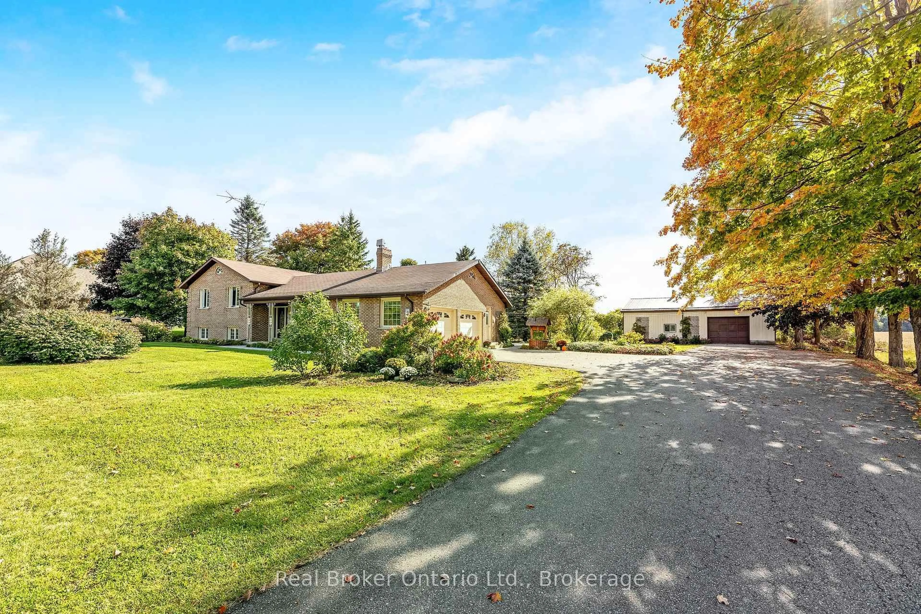 A pic from outside/outdoor area/front of a property/back of a property/a pic from drone, unknown for 8759 Wellington 124 Rd, Erin Ontario N1H 6H7