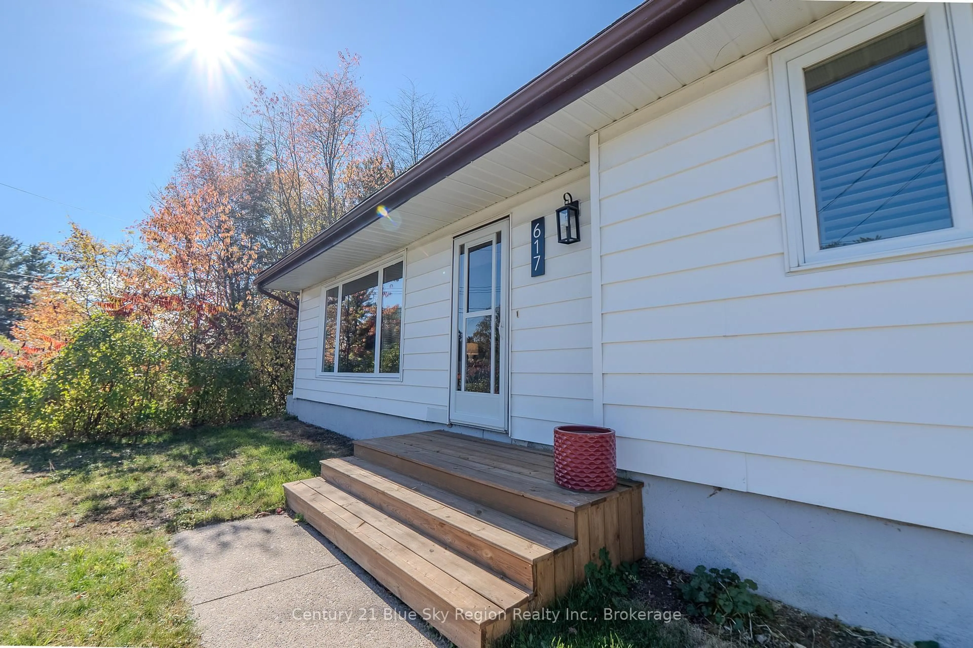 Unknown for 617 Laurentian Ave, North Bay Ontario P1B 7T8