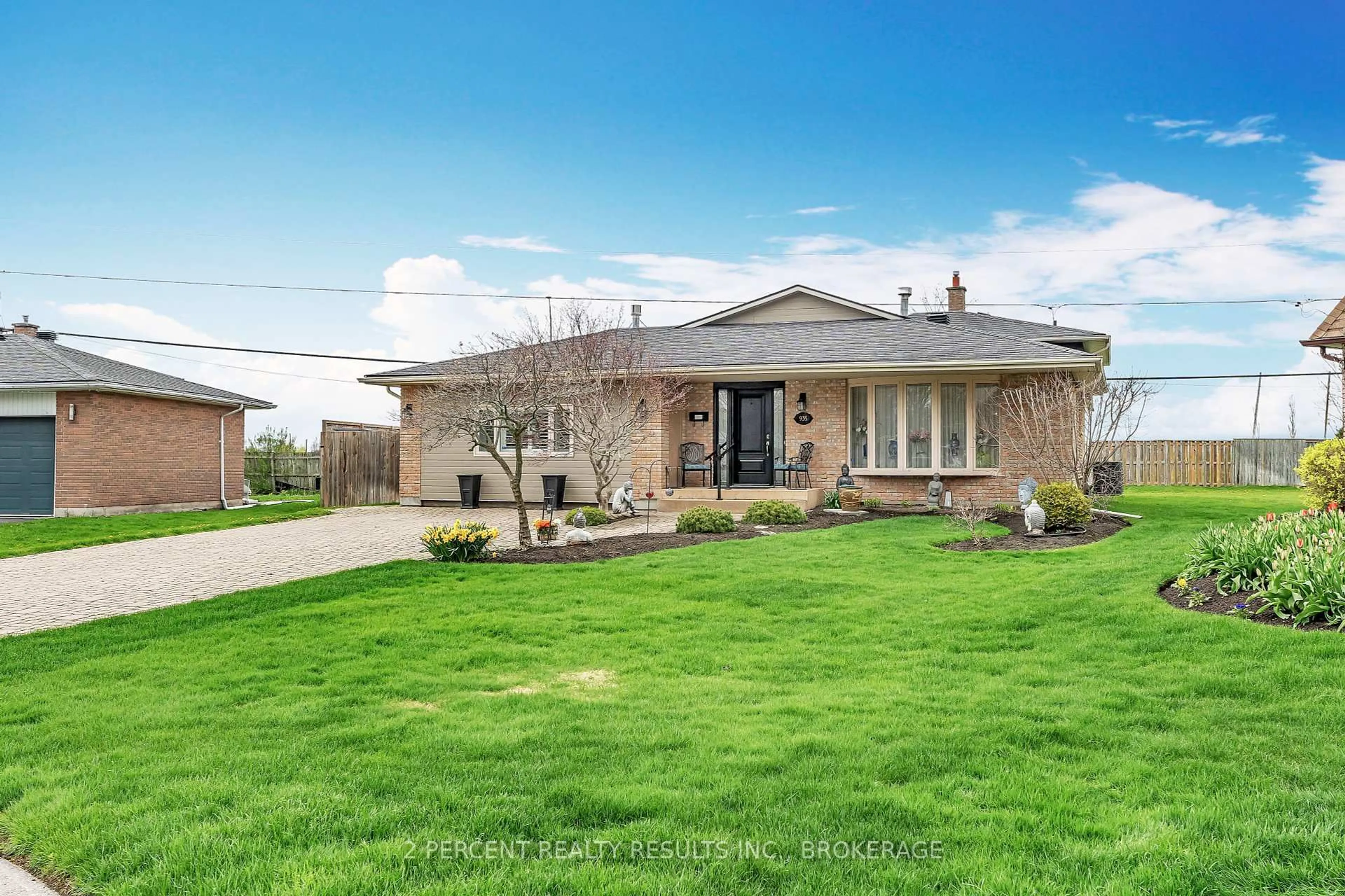 A pic from outside/outdoor area/front of a property/back of a property/a pic from drone, street for 935 Brodie Ave, Kingston Ontario K7M 4P8