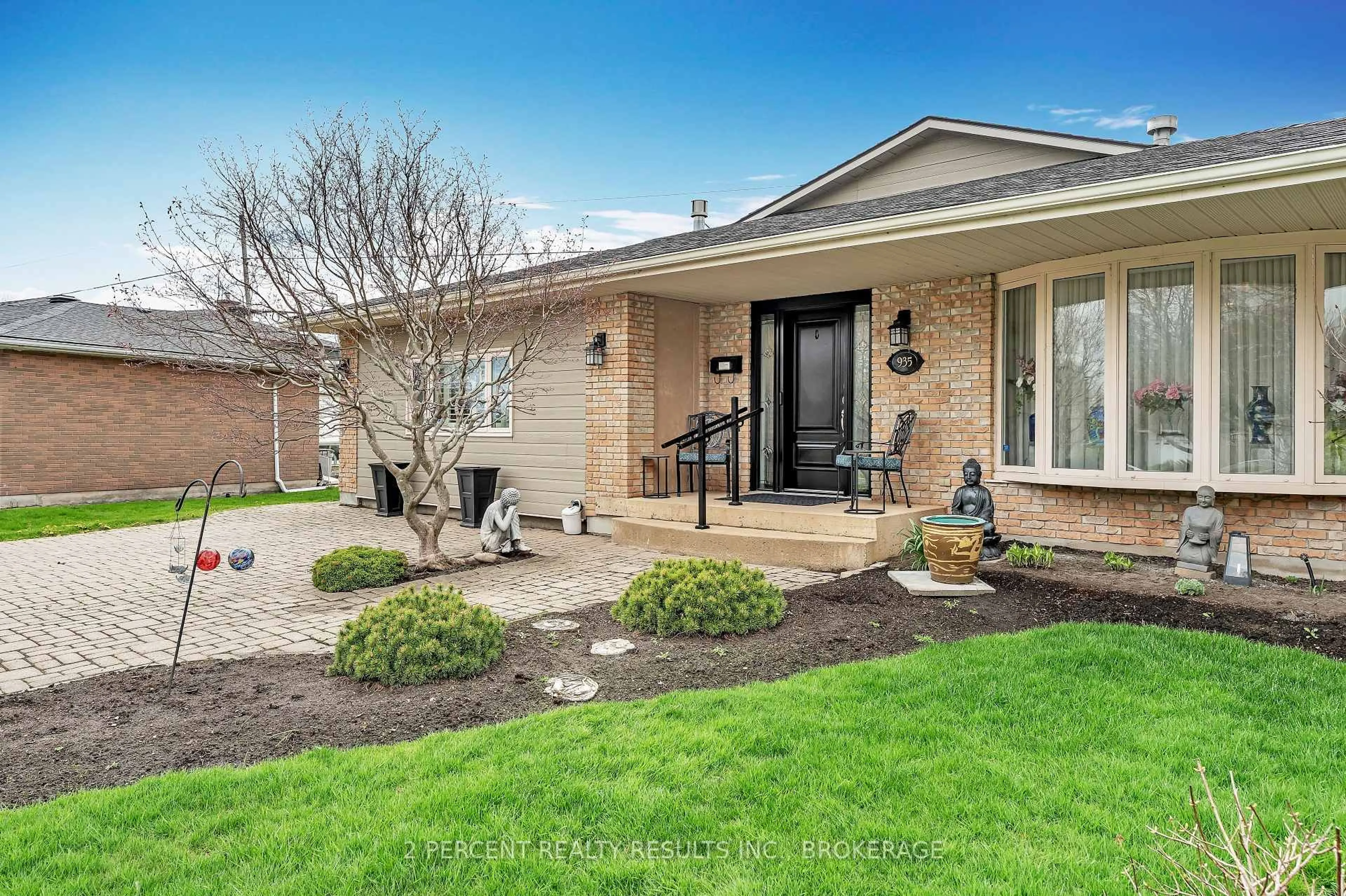 Home with brick exterior material, street for 935 Brodie Ave, Kingston Ontario K7M 4P8