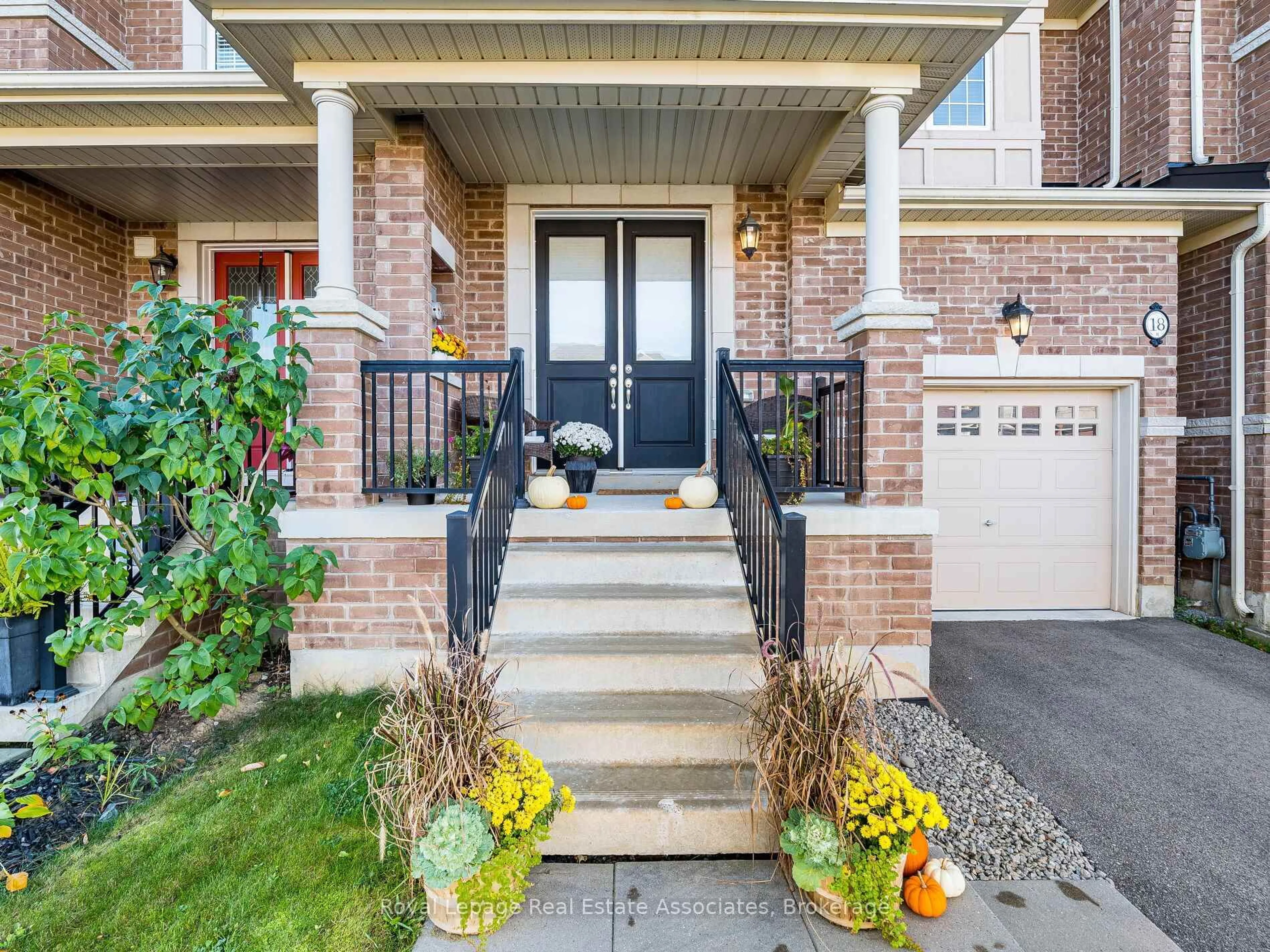 Unknown for 18 Heming Tr, Hamilton Ontario L9K 0J8