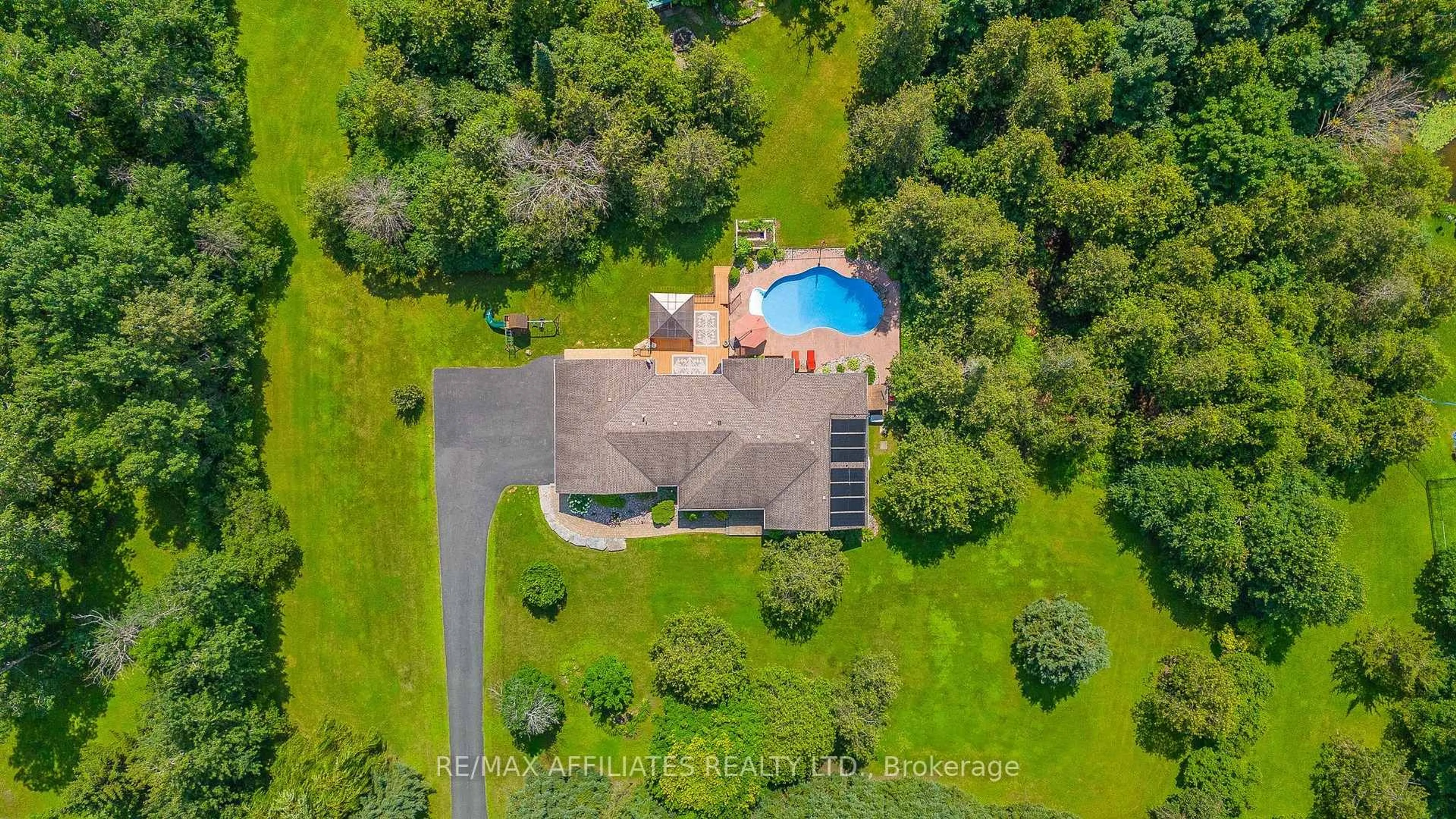 A pic from outside/outdoor area/front of a property/back of a property/a pic from drone, water/lake/river/ocean view for 14 Panandrick View Dr, Ottawa Ontario K2W 1A5