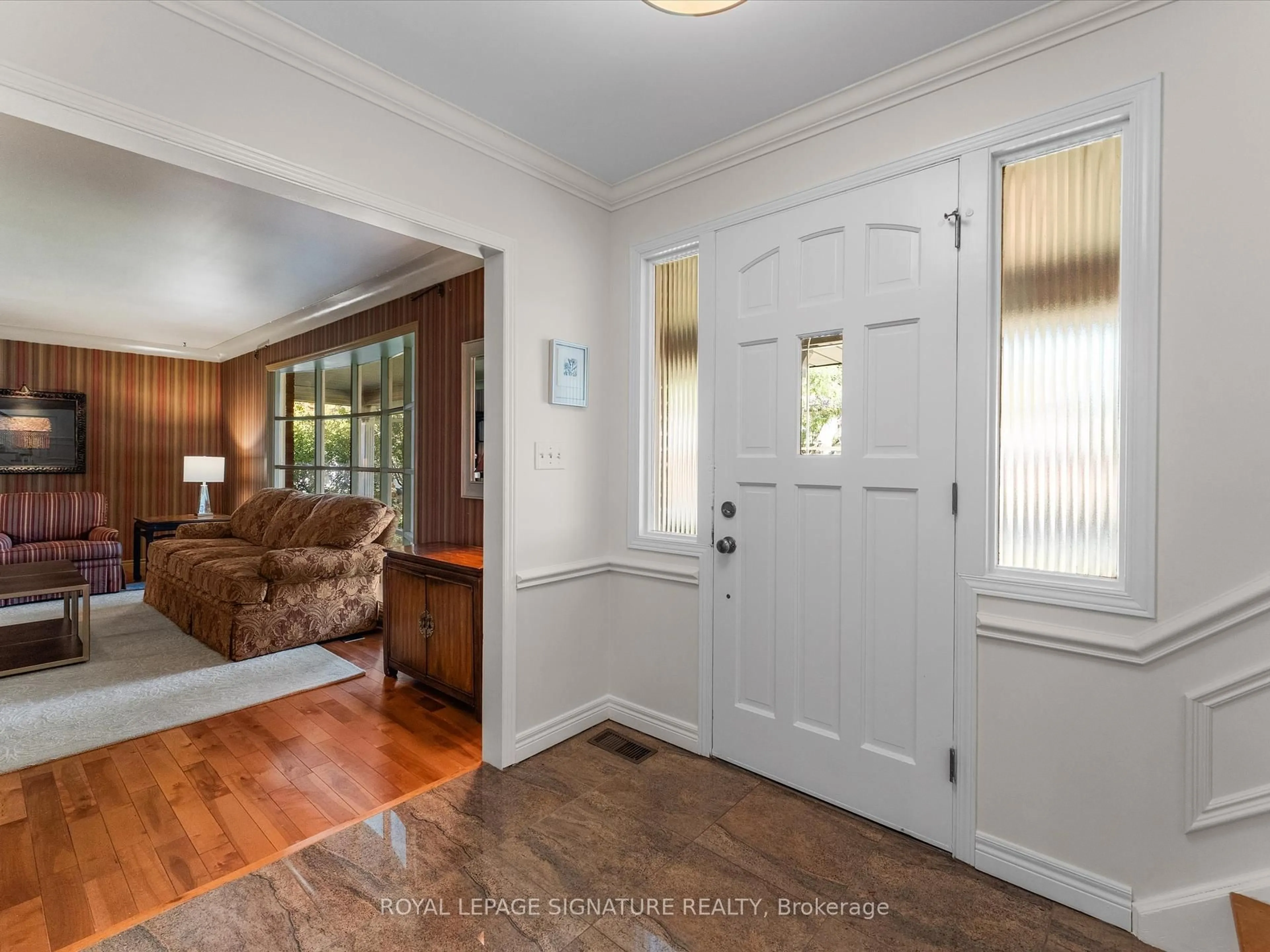 Indoor entryway for 3665 Avondale Ave, Windsor Ontario N9E 1Y1