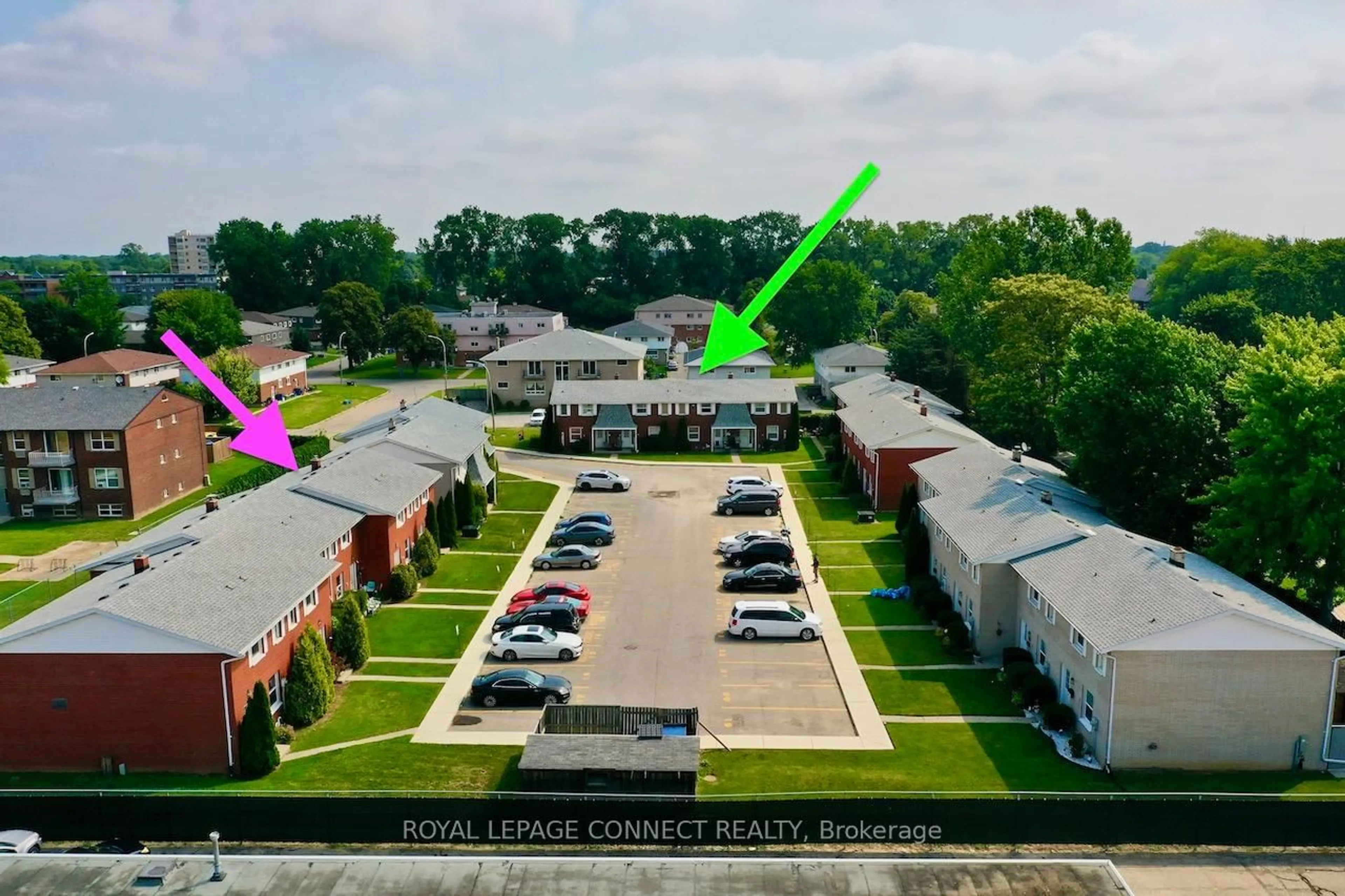 A pic from outside/outdoor area/front of a property/back of a property/a pic from drone, unknown for 10-16 Orchard Pl, Chatham-Kent Ontario N7M 1A6