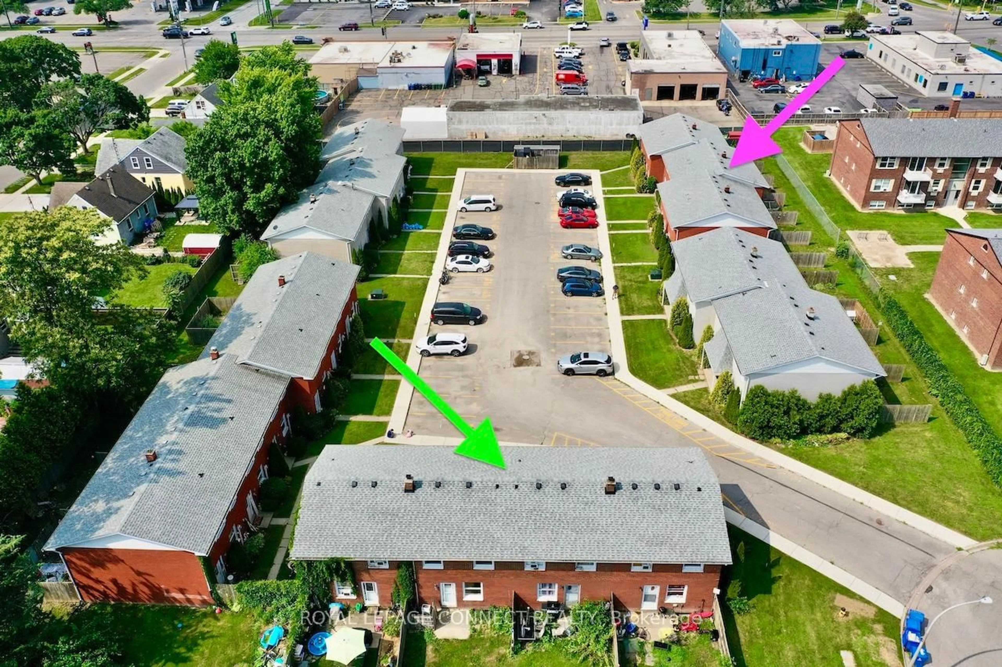 A pic from outside/outdoor area/front of a property/back of a property/a pic from drone, street for 10-16 Orchard Pl, Chatham-Kent Ontario N7M 1A6