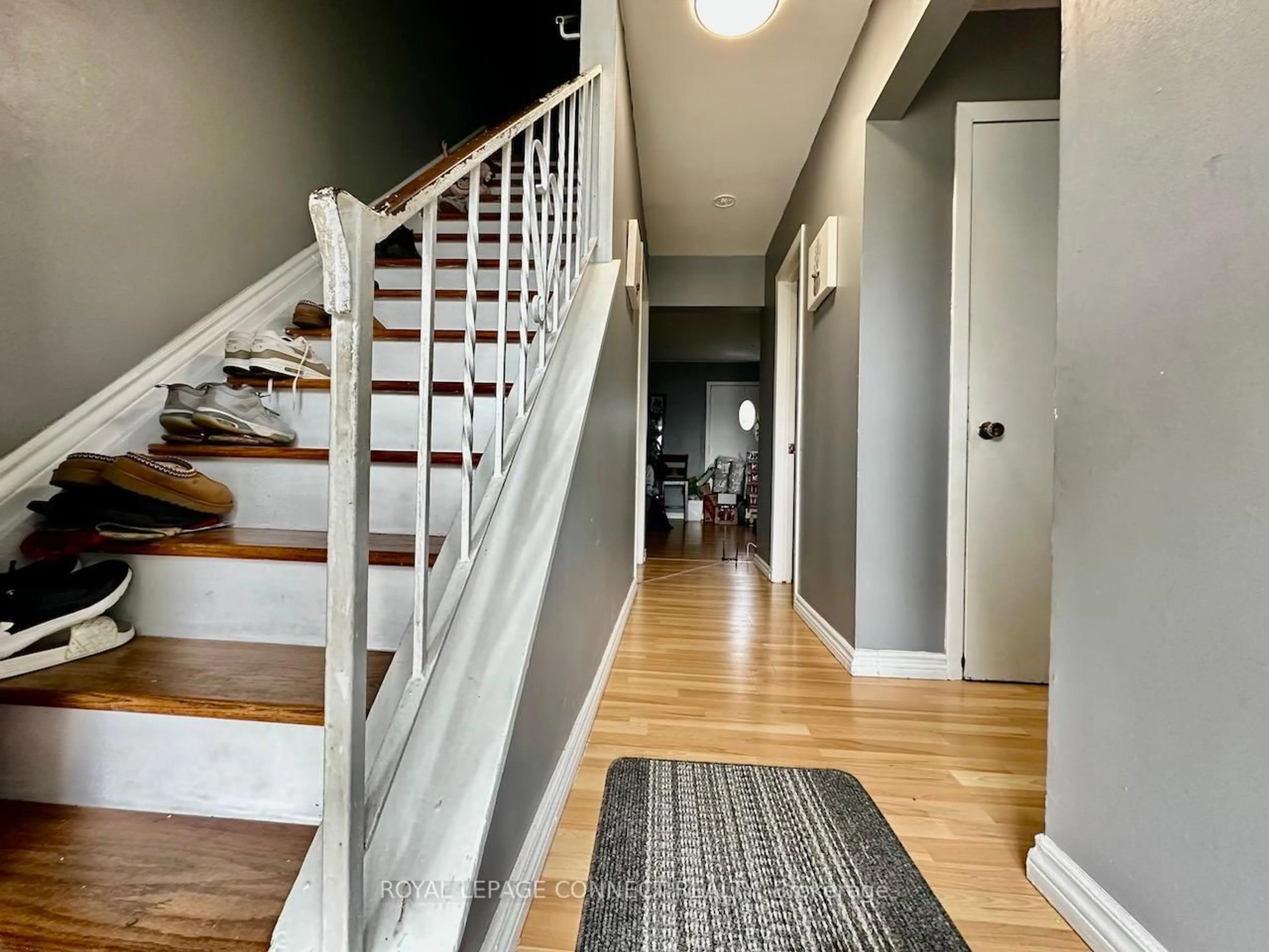 Indoor entryway for 12 Orchard Pl #12, Chatham-Kent Ontario N7M 1A6