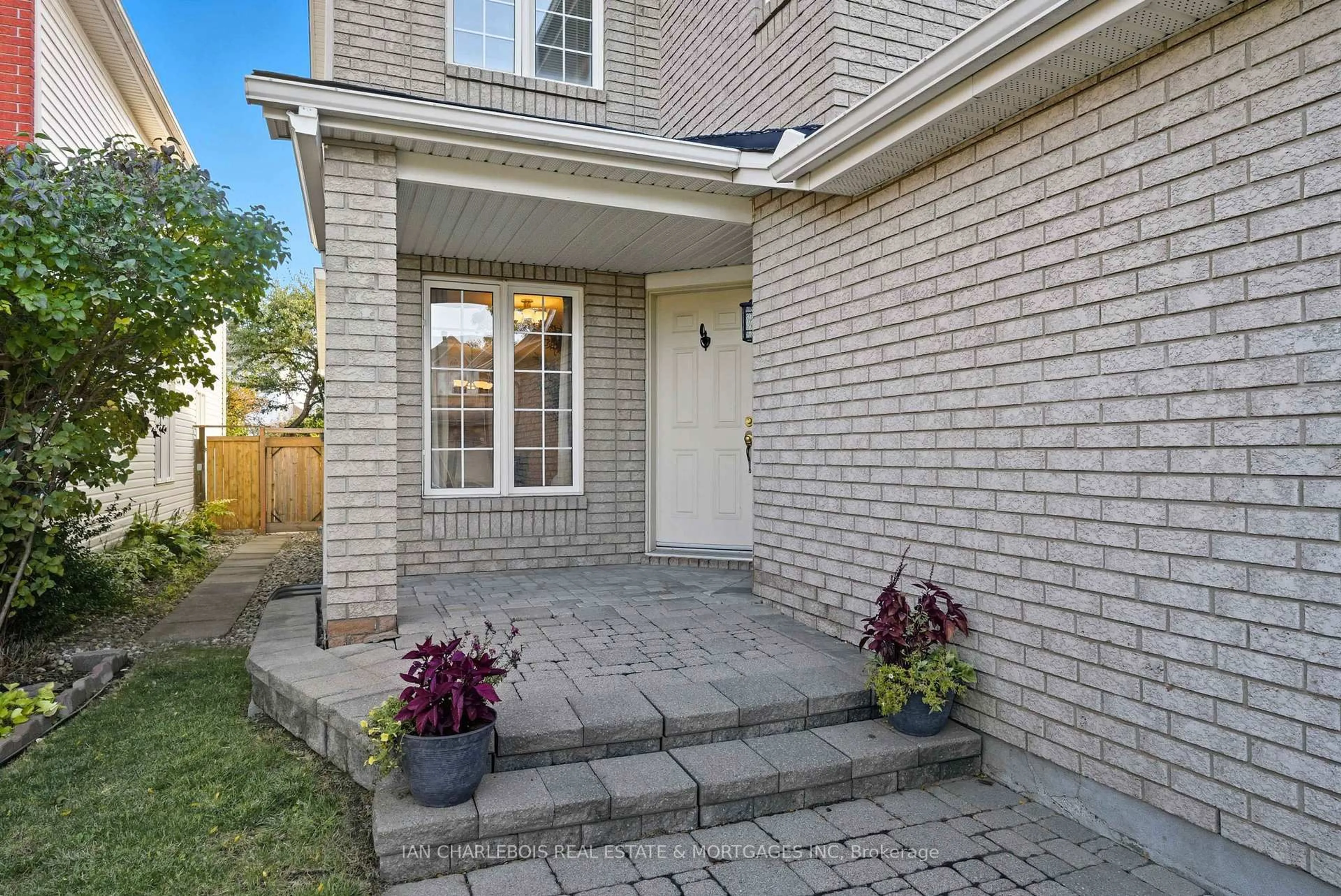 Unknown for 42 Bellingham Pl, Ottawa Ontario K1T 4B2