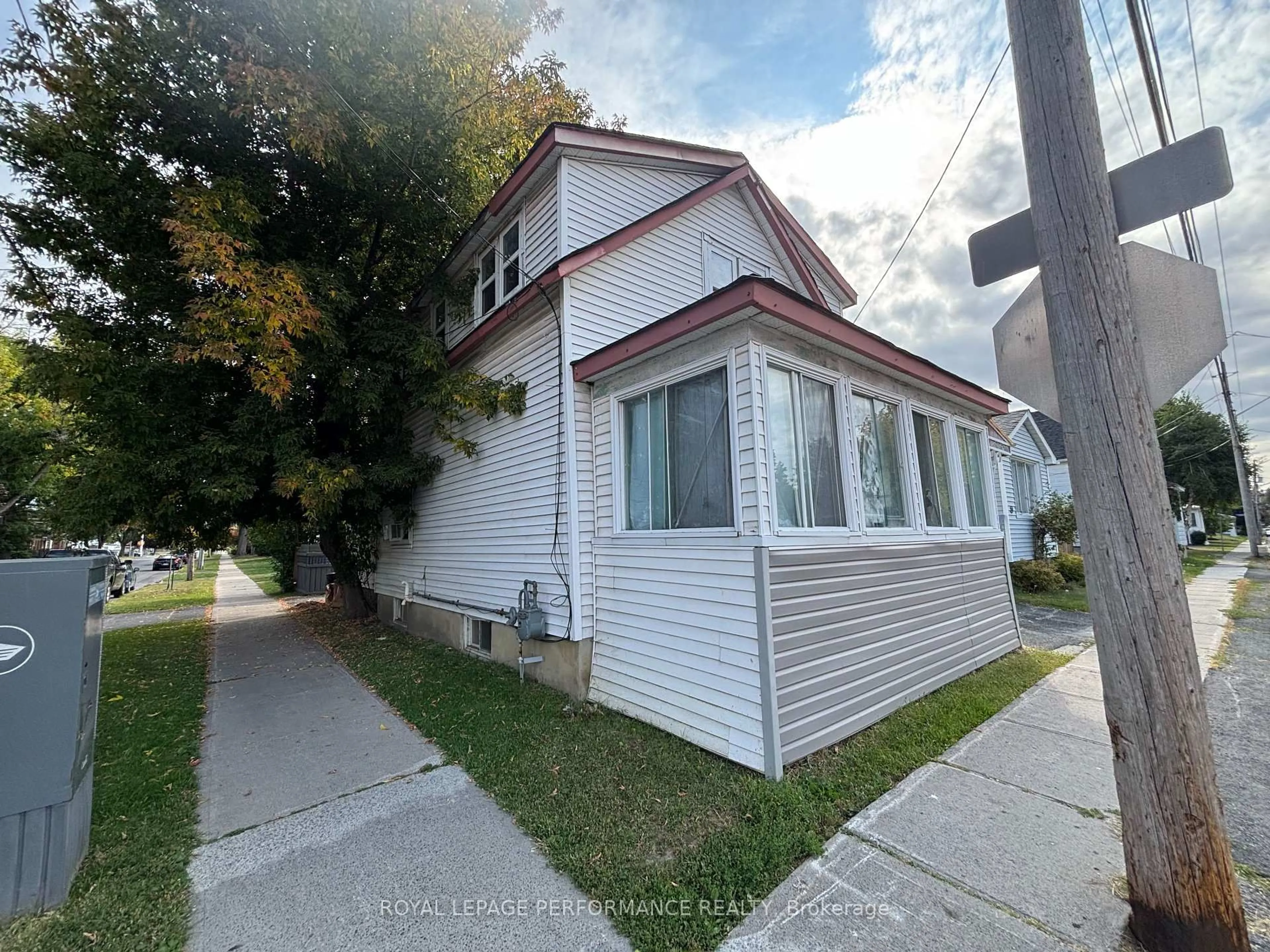 Unknown for 345 Gloucester St N St, Cornwall Ontario K6H 3X1