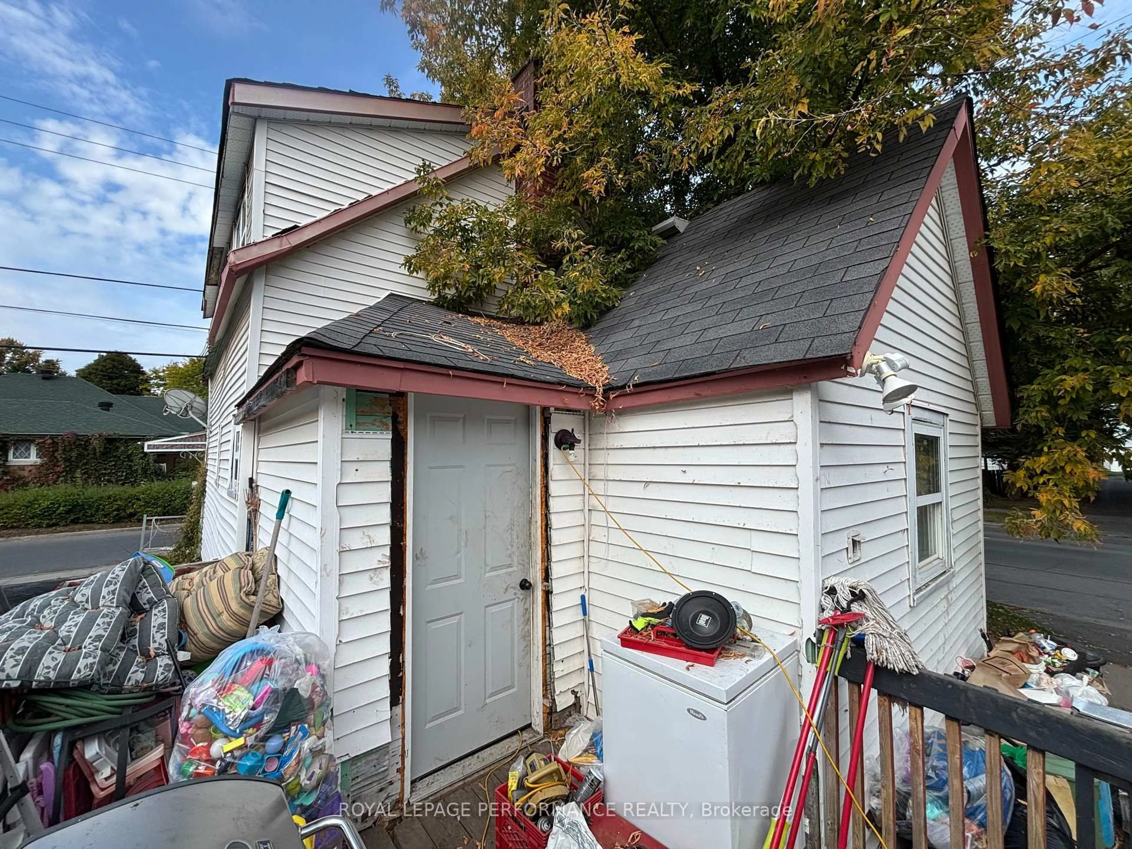 Shed for 345 Gloucester St N St, Cornwall Ontario K6H 3X1