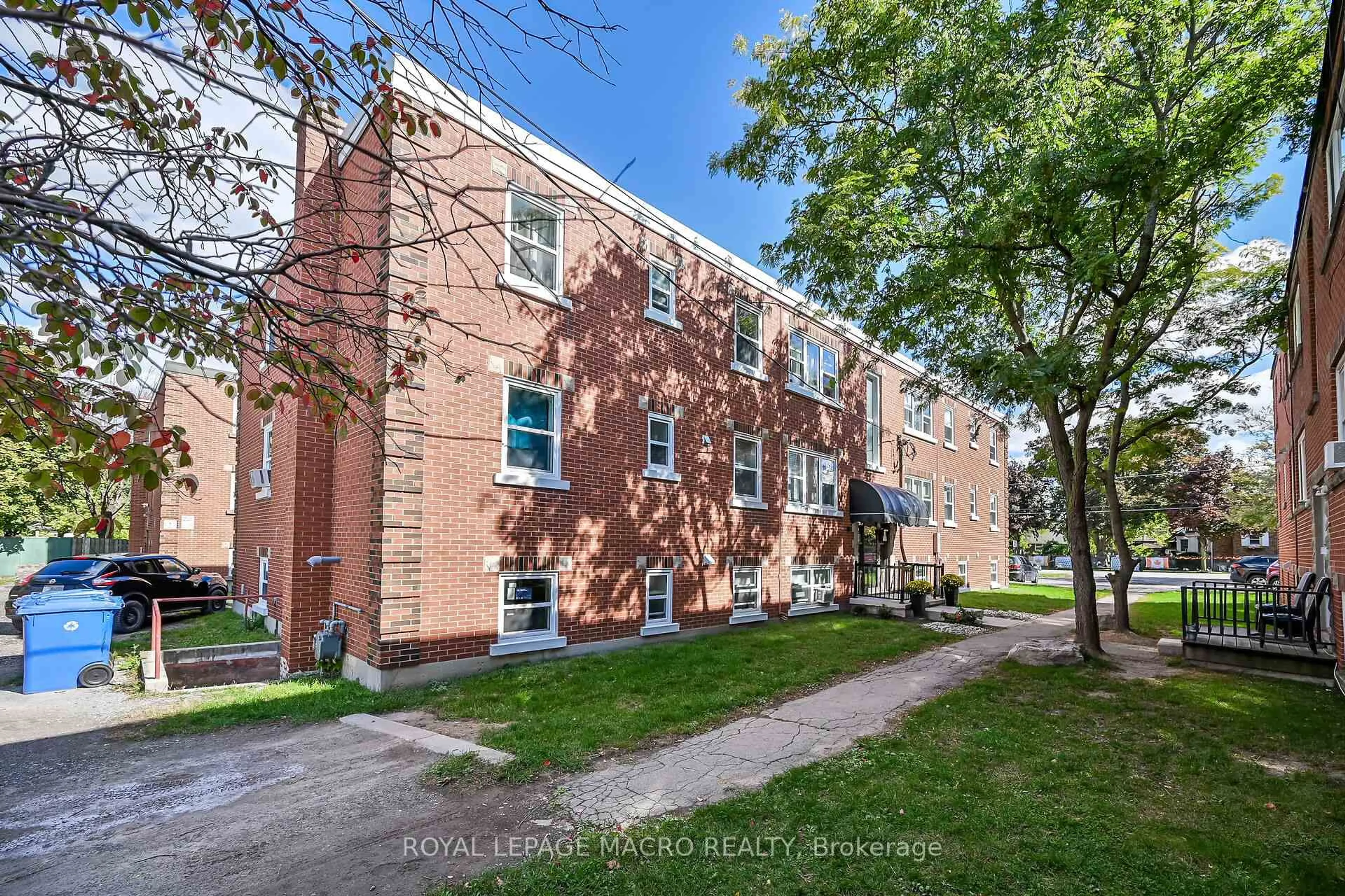 Unknown for 5 Applewood Ave #1, Hamilton Ontario L8G 3S4