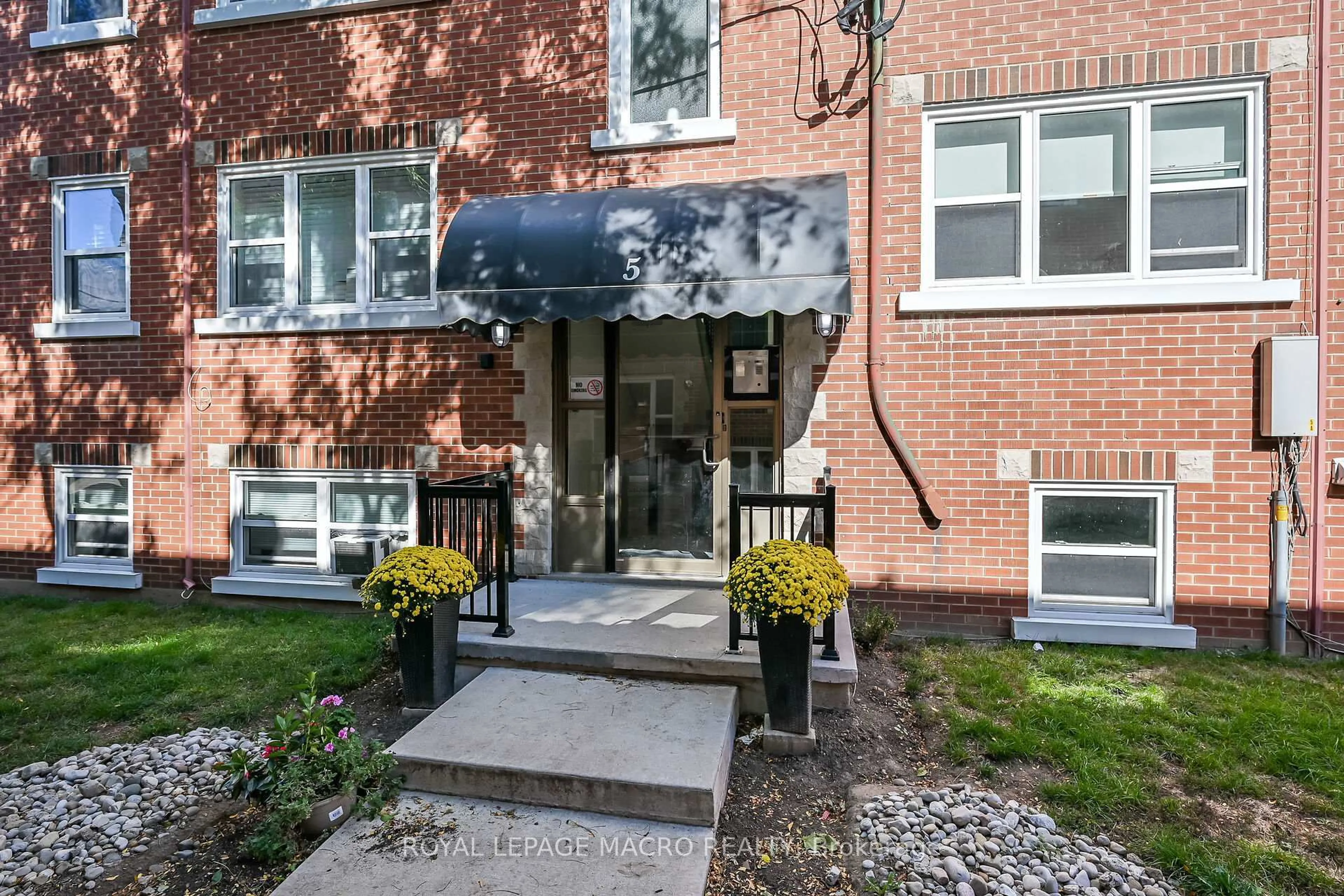 Unknown for 5 Applewood Ave #1, Hamilton Ontario L8G 3S4