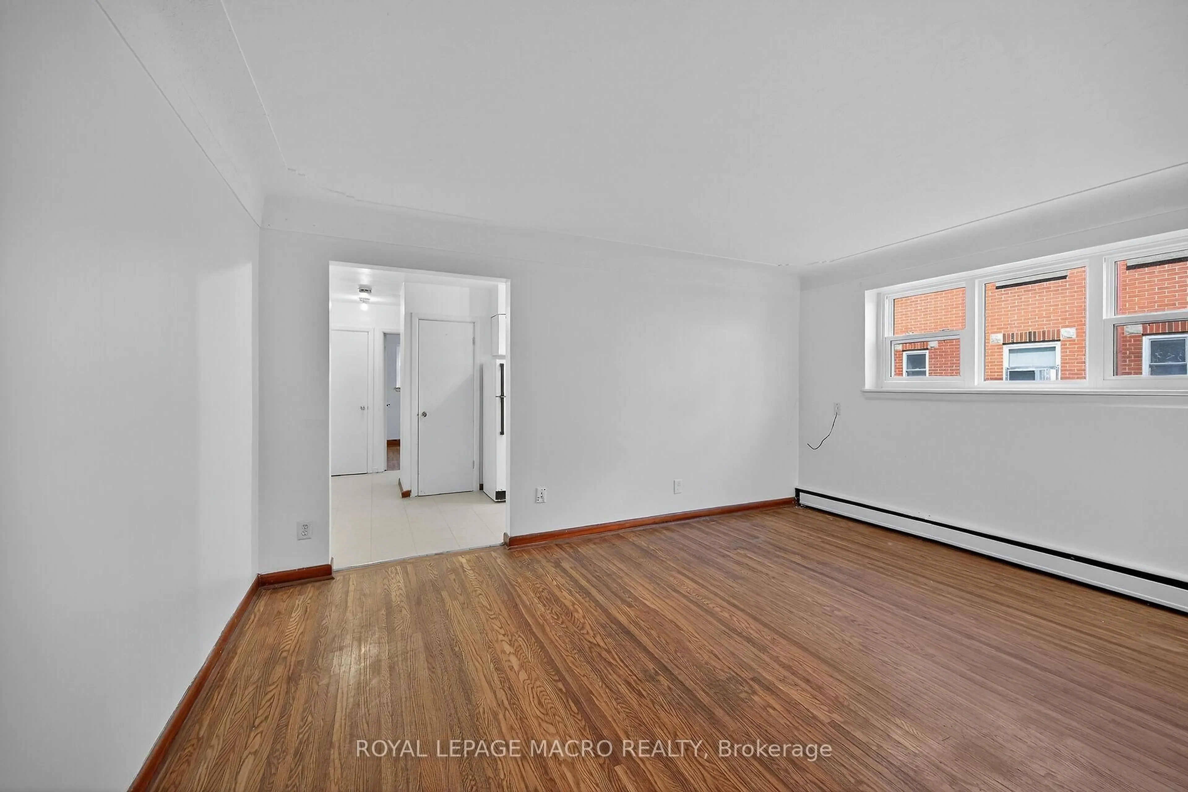 A pic of a room for 5 Applewood Ave #1, Hamilton Ontario L8G 3S4