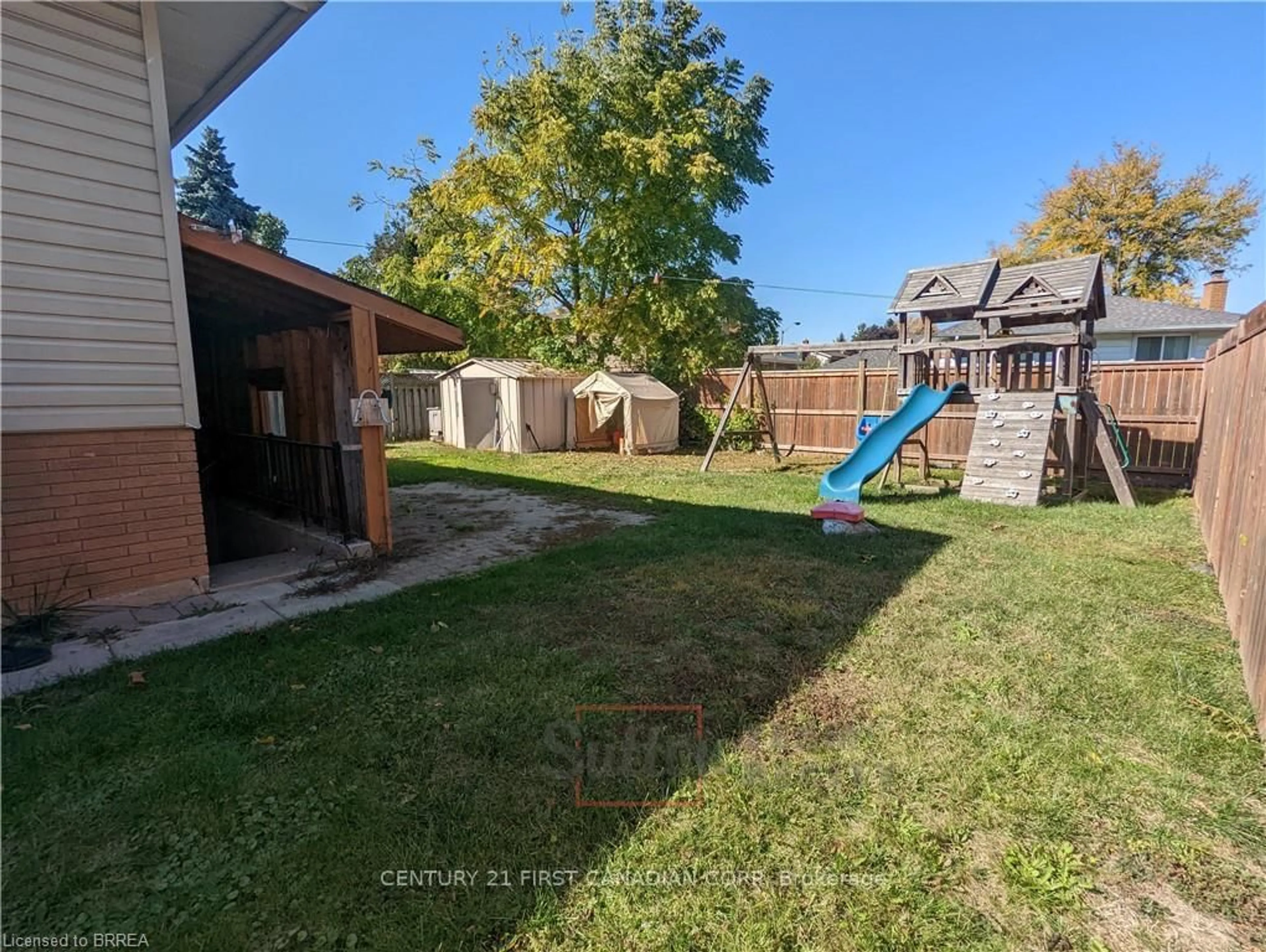 A pic from outside/outdoor area/front of a property/back of a property/a pic from drone, street for 6 Spartan Dr, Brantford Ontario N3R 6C7