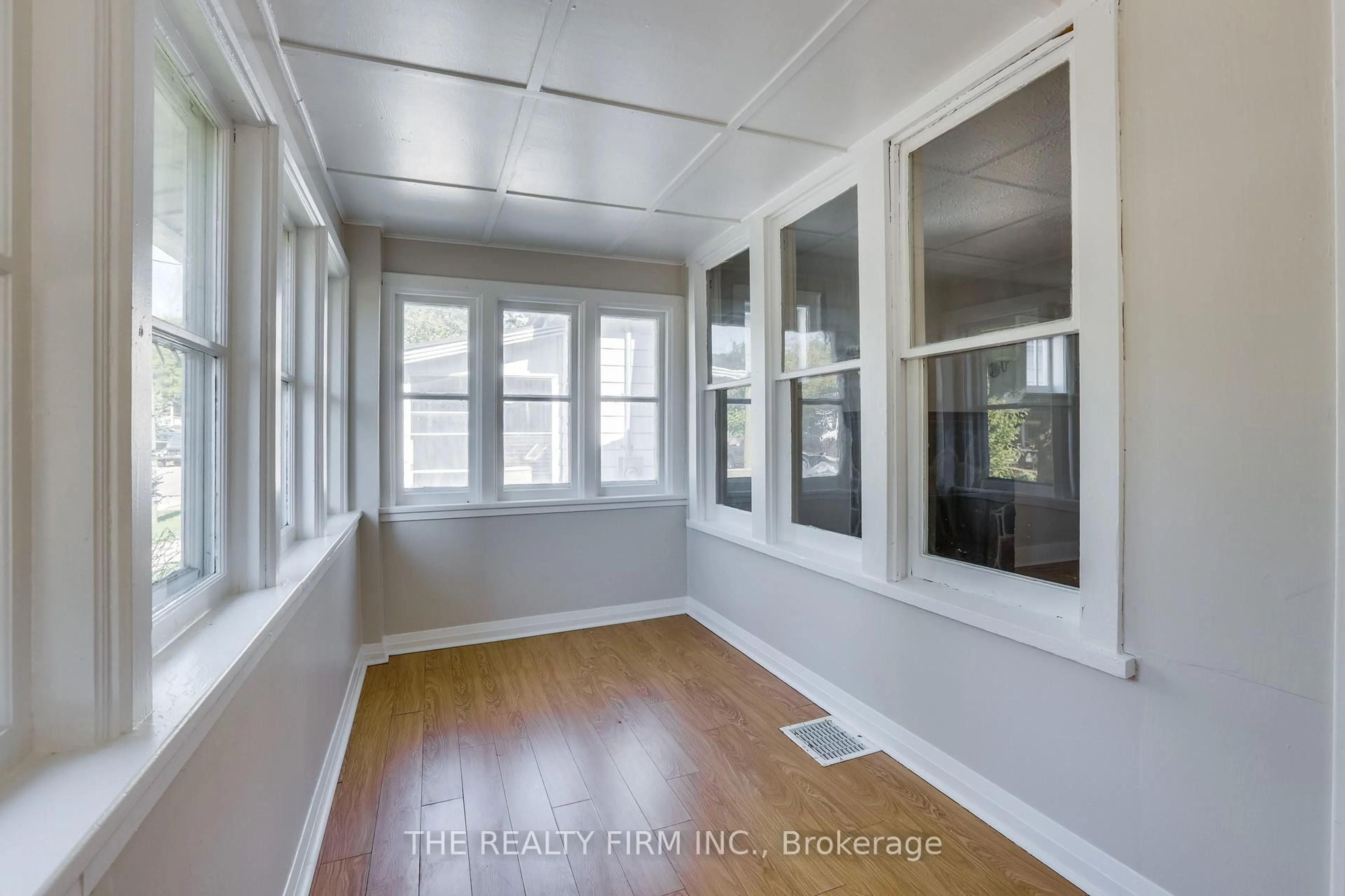 Unknown for 12 Linwood St, London East Ontario N5Y 1W2