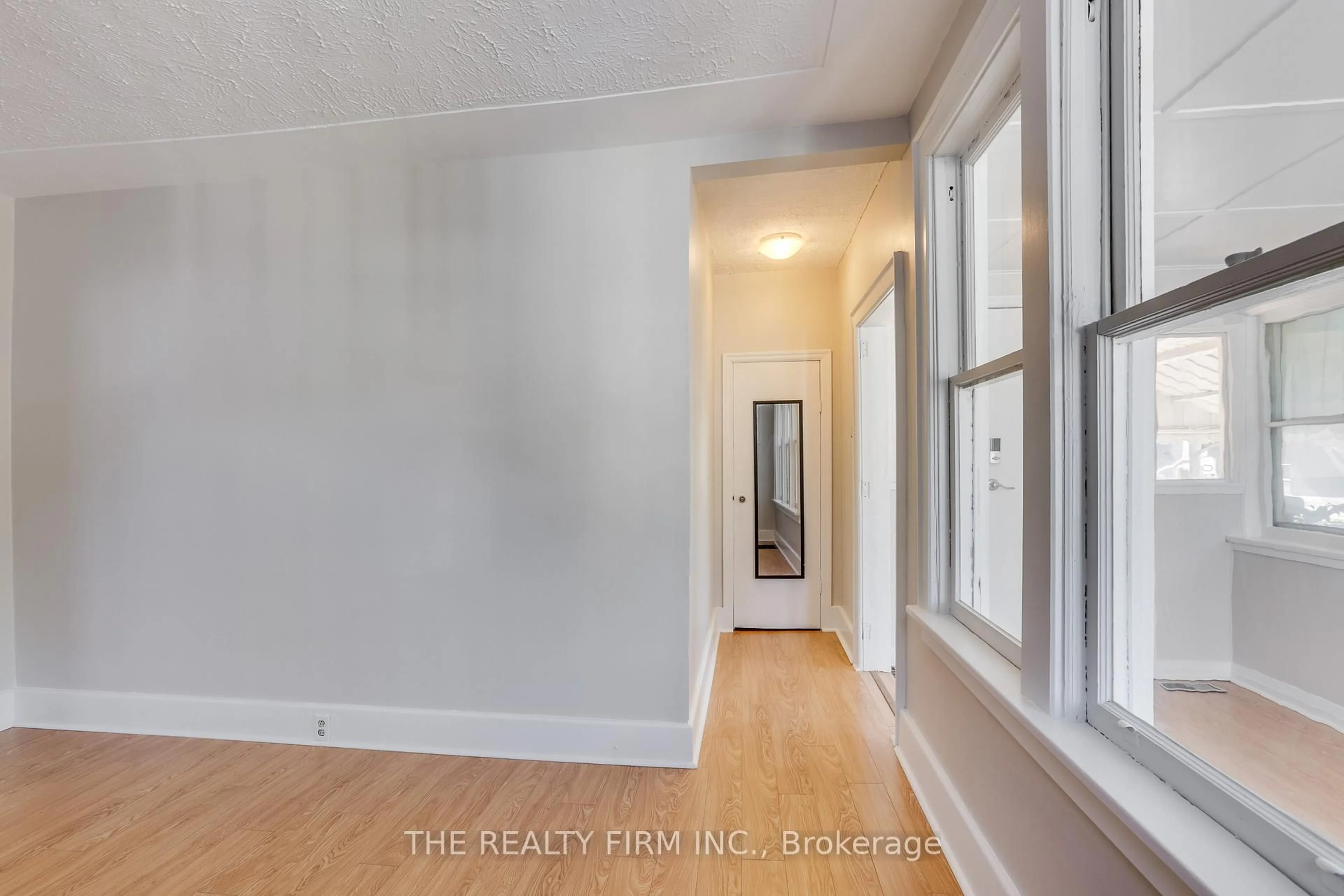 A pic of a room for 12 Linwood St, London East Ontario N5Y 1W2