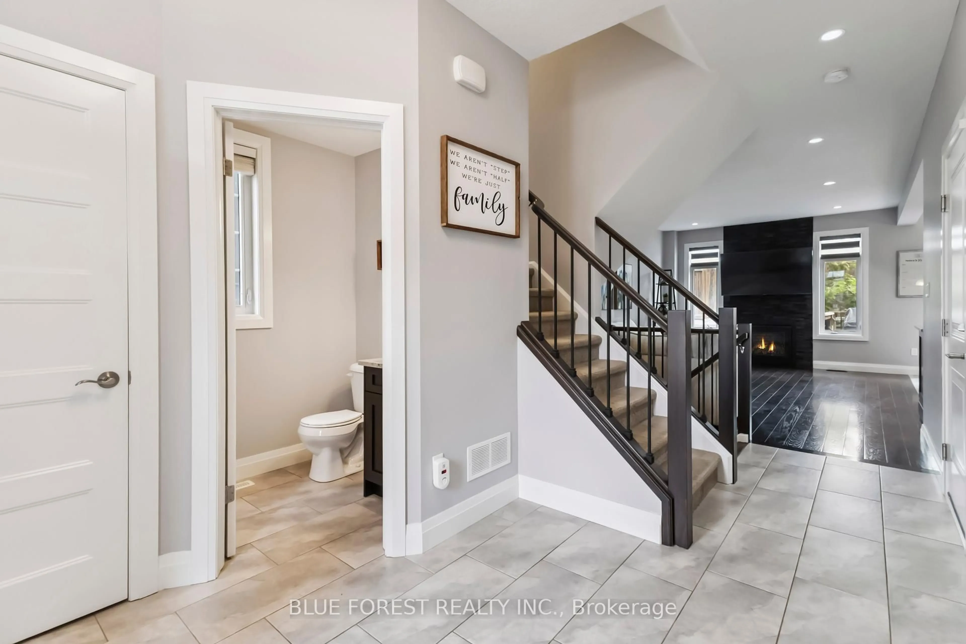 Indoor entryway for 275 Callaway Rd #102, London North Ontario N6G 0N8