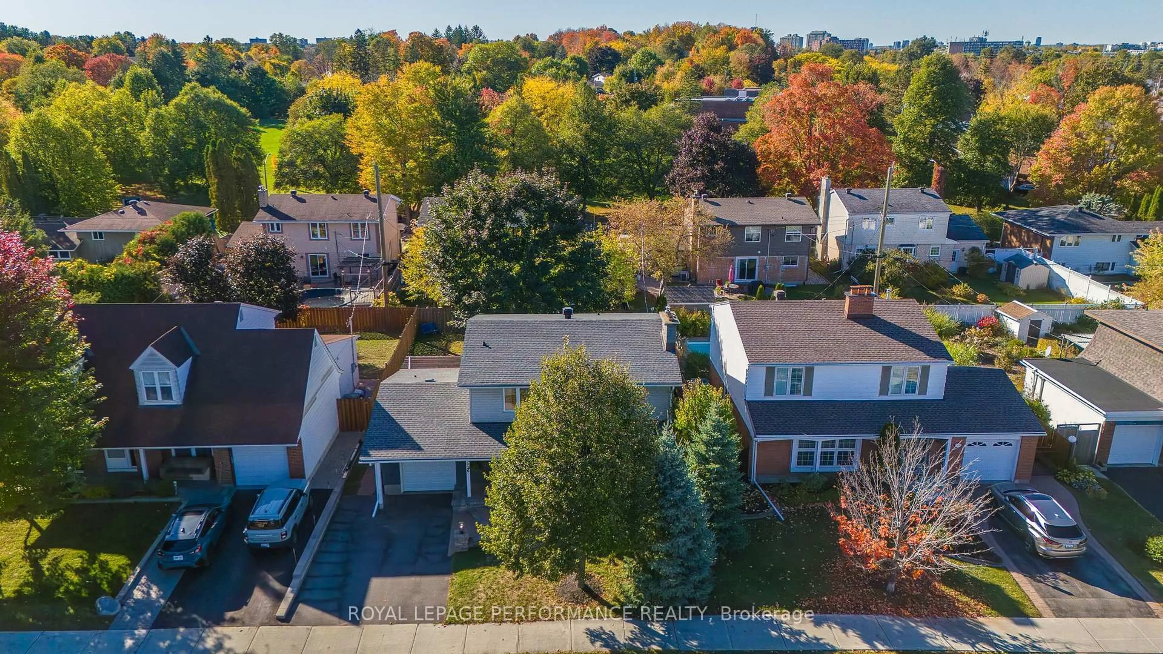 A pic from outside/outdoor area/front of a property/back of a property/a pic from drone, street for 3026 Southmore Dr, Ottawa Ontario K1V 6Z4