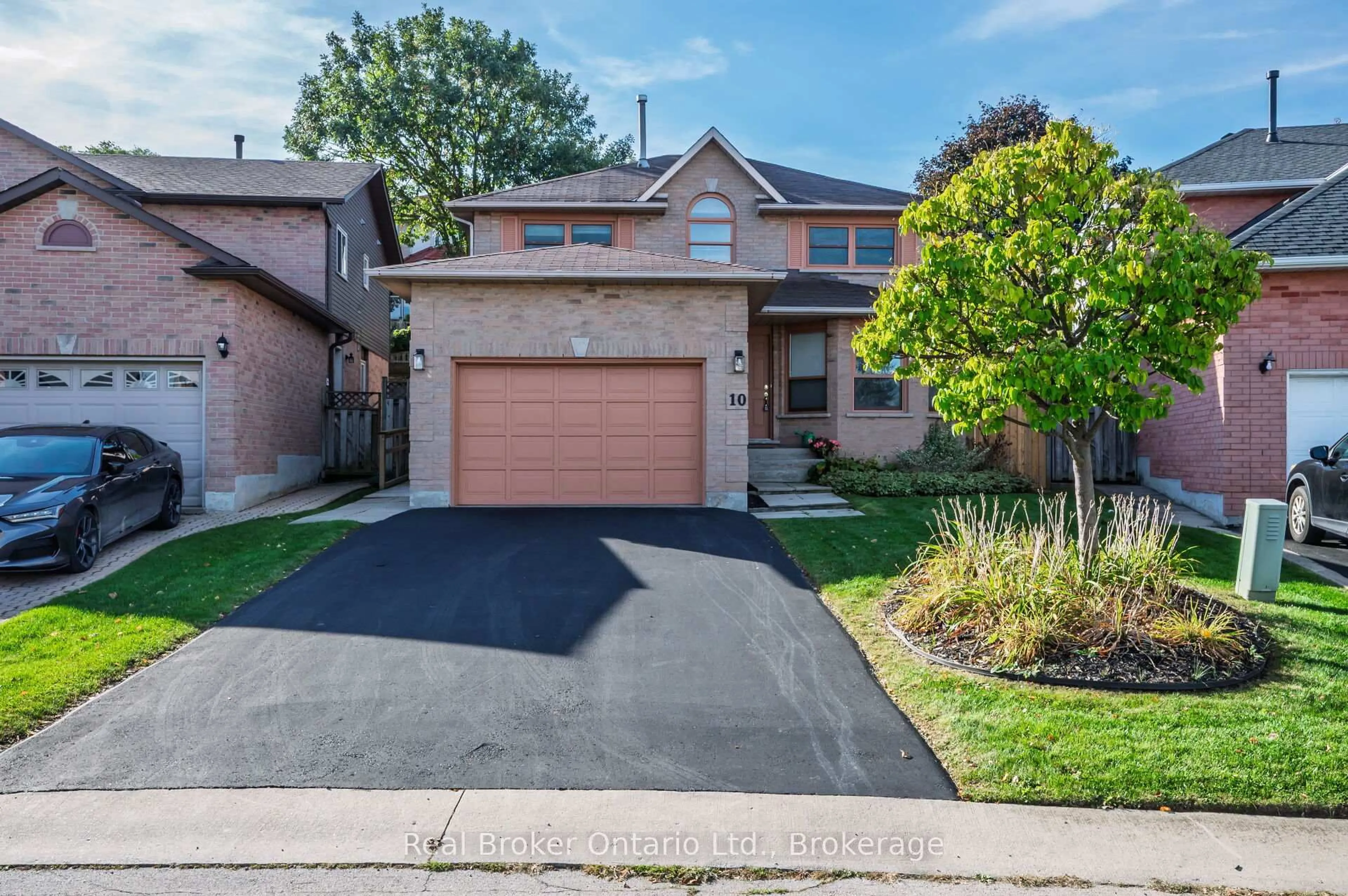 Home with brick exterior material, street for 10 Avonbridge Crt, Hamilton Ontario L8W 3G1