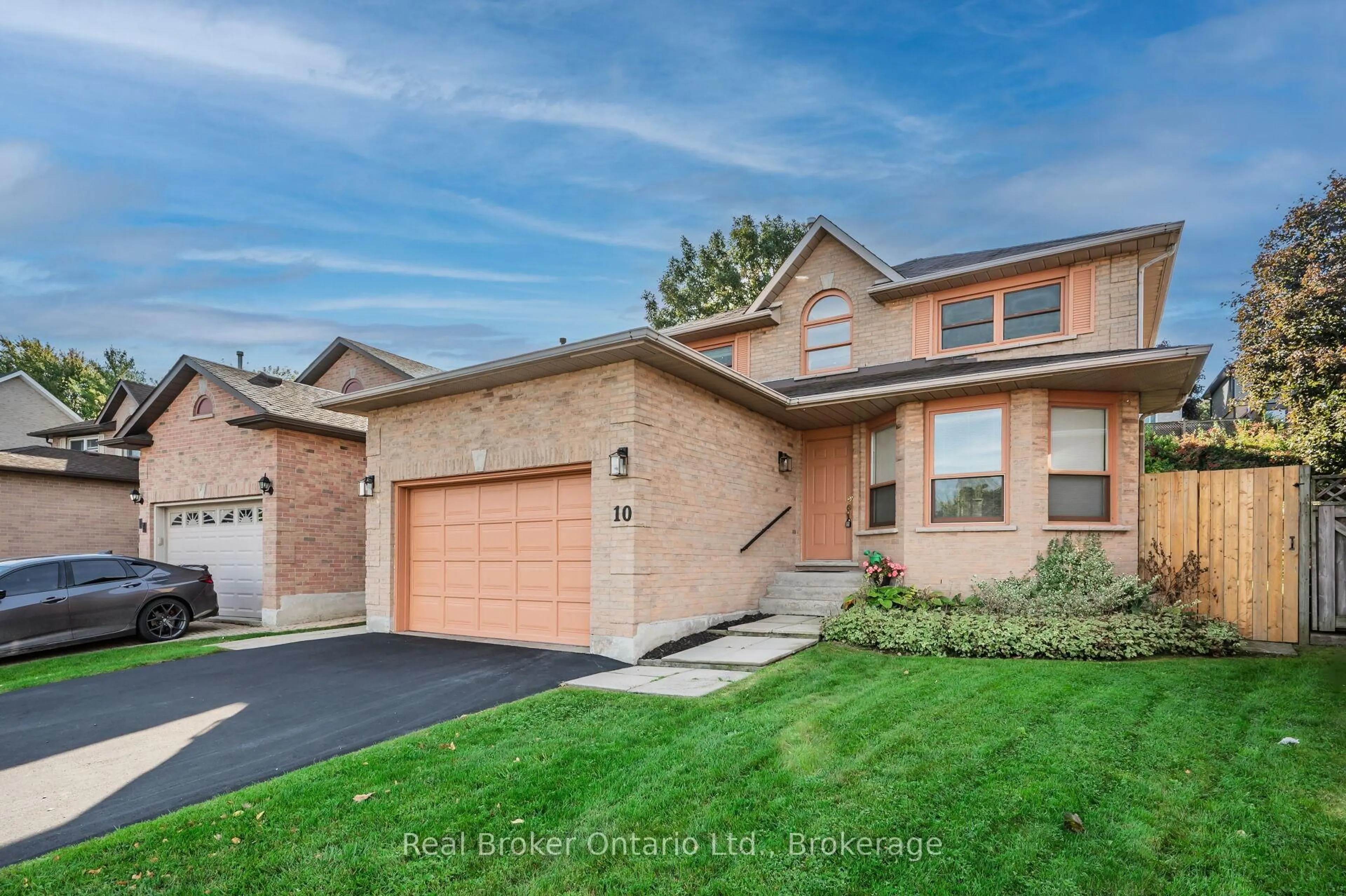 Home with brick exterior material, street for 10 Avonbridge Crt, Hamilton Ontario L8W 3G1