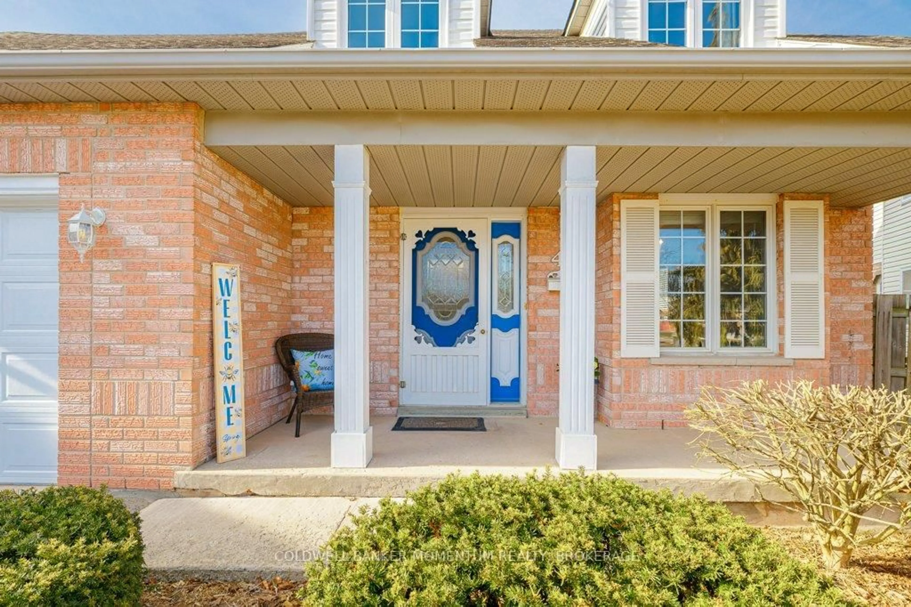 Home with brick exterior material, street for 43 Silvercrest Crt, Thorold Ontario L2V 5B4