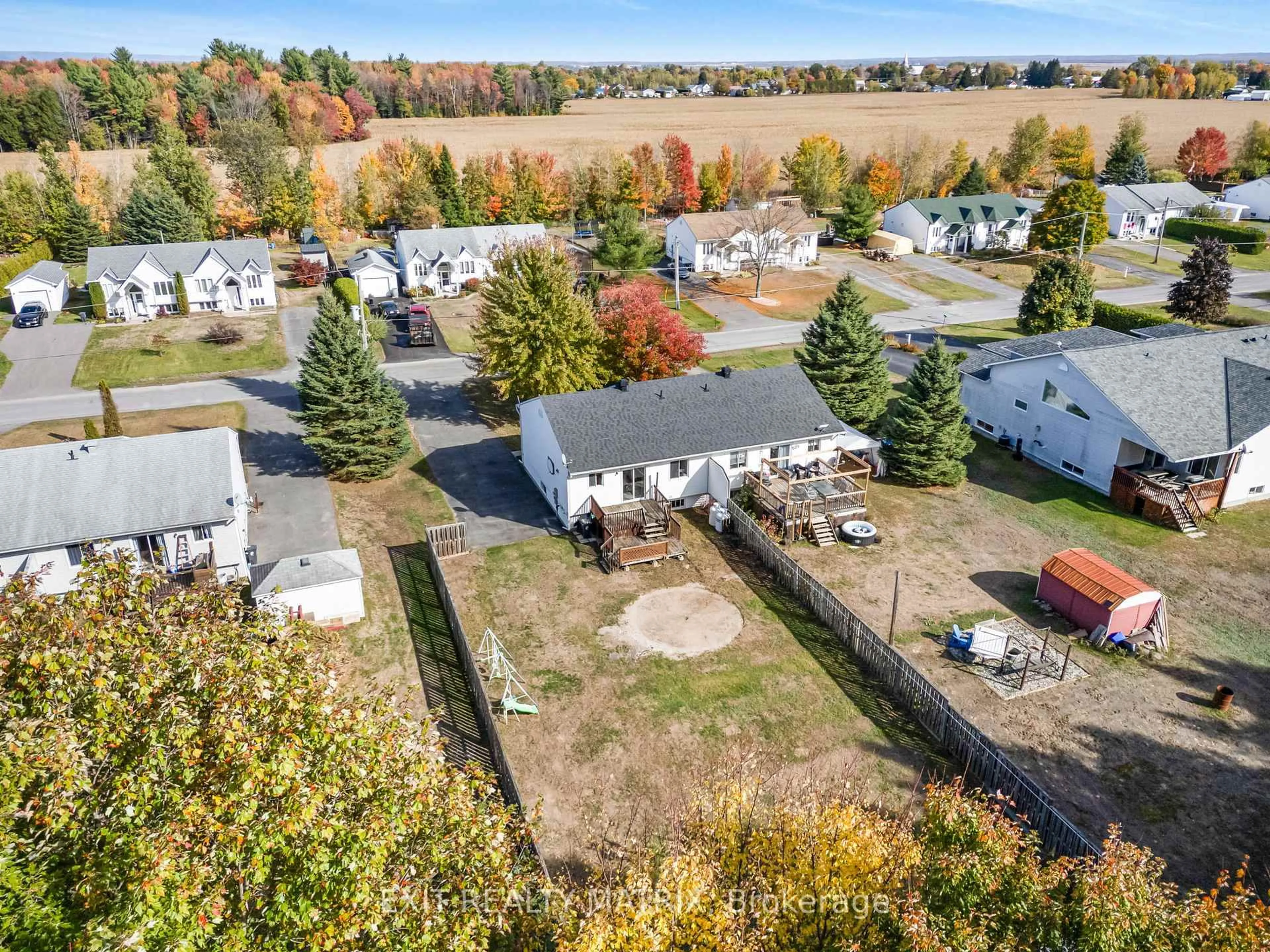 A pic from outside/outdoor area/front of a property/back of a property/a pic from drone, street for 542 Devista Blvd #B, Alfred and Plantagenet Ontario K0B 1A0
