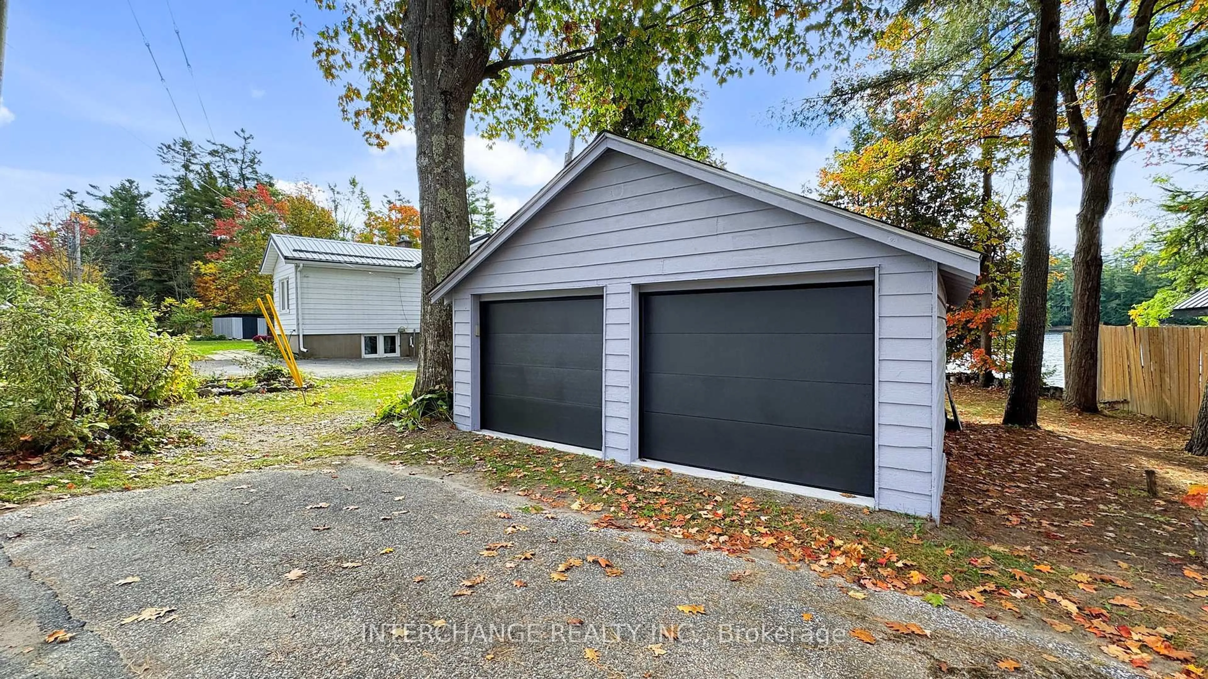 Indoor garage for 1015 River St, Muskoka Lakes Ontario P0C 1A0