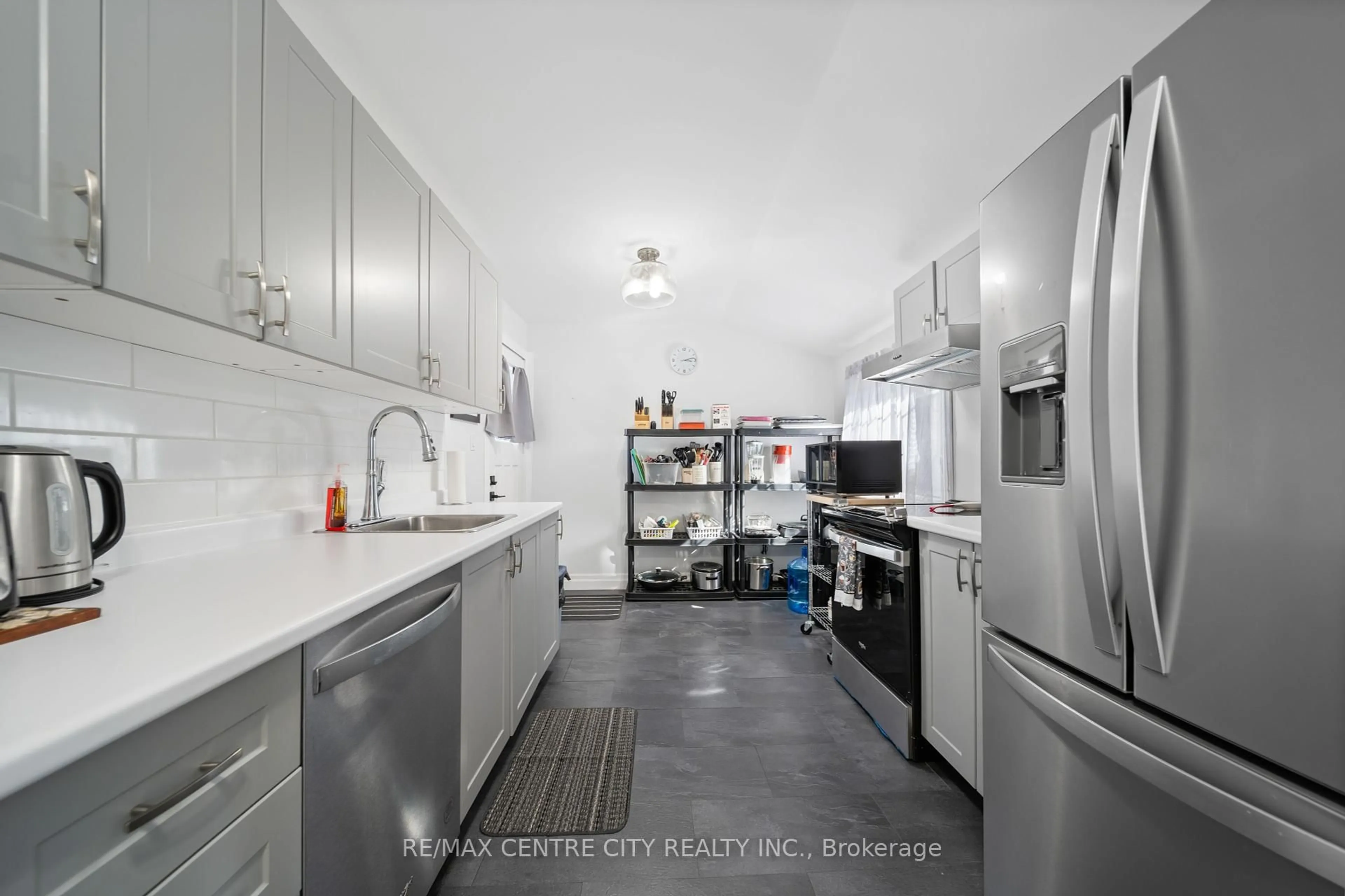 Unknown for 174 Centre St, St. Thomas Ontario N5R 3A4