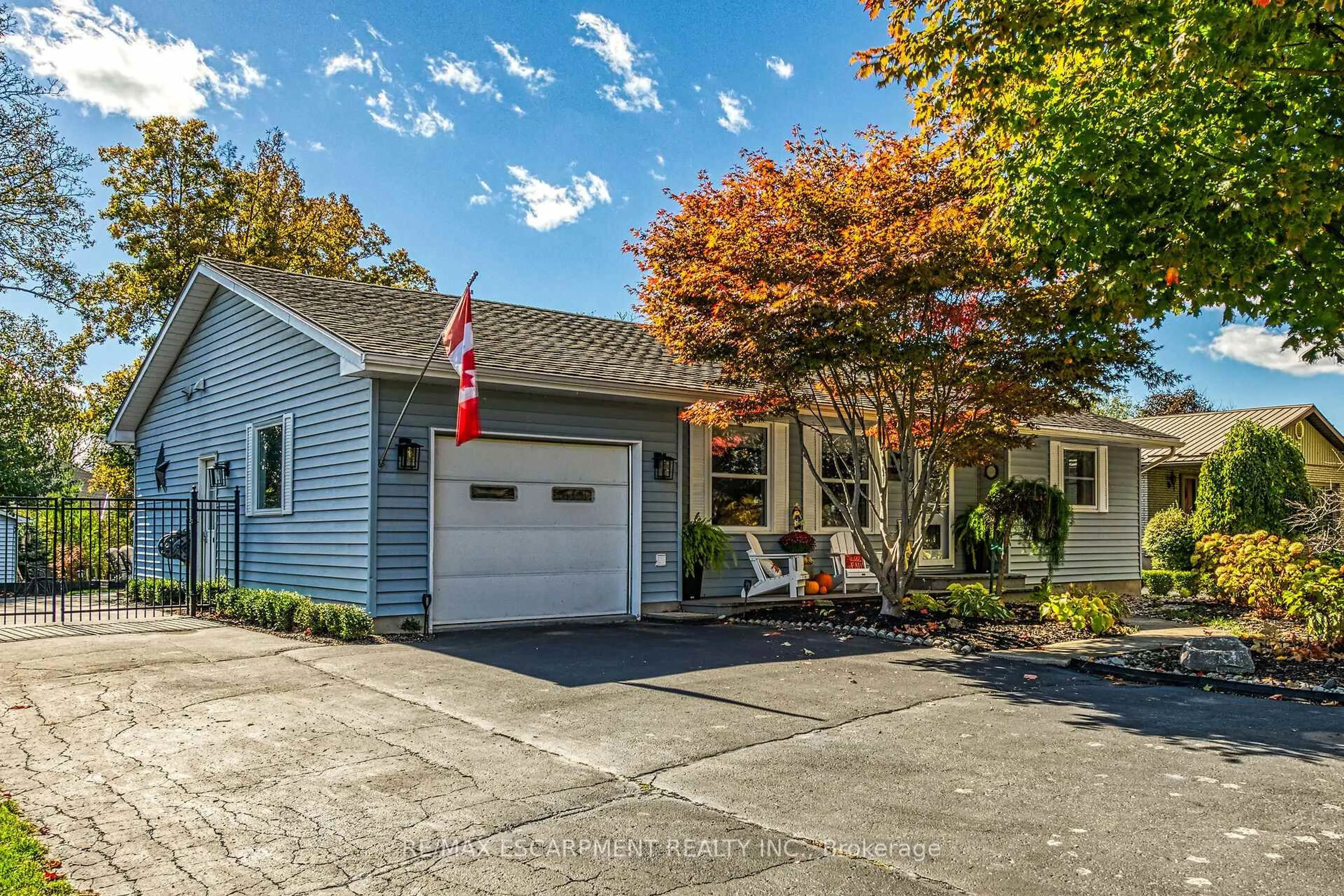 Home with vinyl exterior material, street for 92 Dover Mills Rd, Norfolk Ontario N0A 1N1