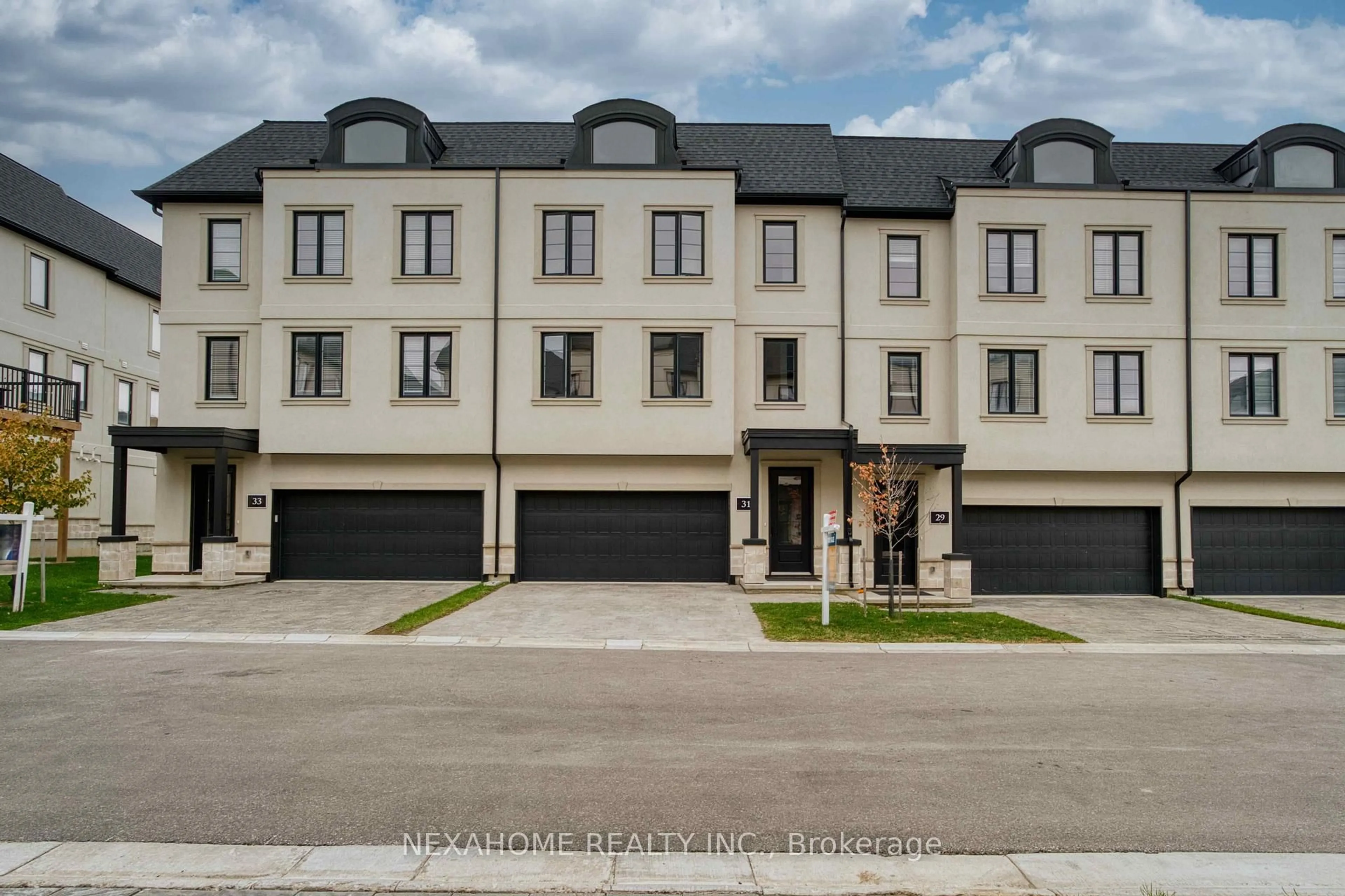 A pic from outside/outdoor area/front of a property/back of a property/a pic from drone, street for 435 CALLAWAY Rd #31, London North Ontario N6G 2N1