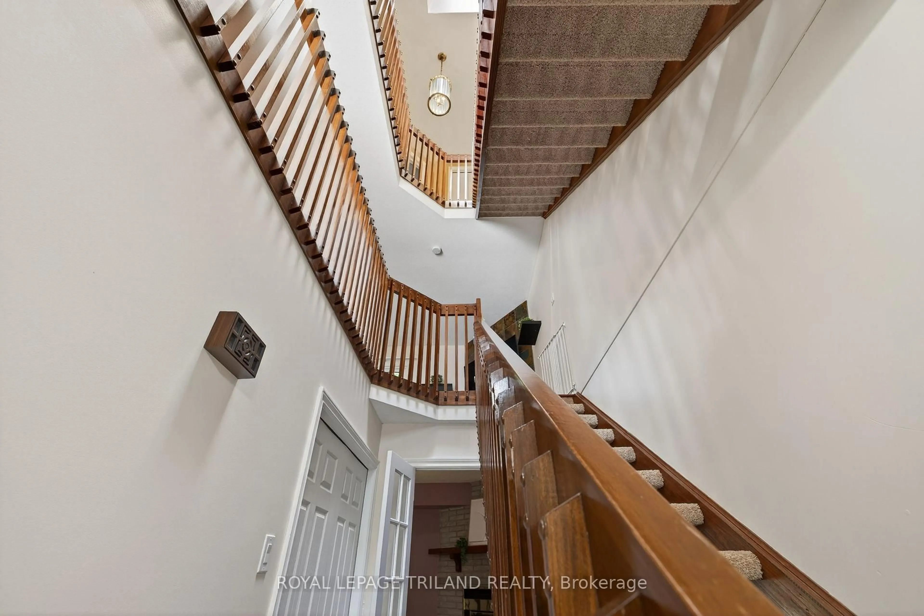 Stairs for 1399 Commissioners Rd #22, London South Ontario N6K 4G9