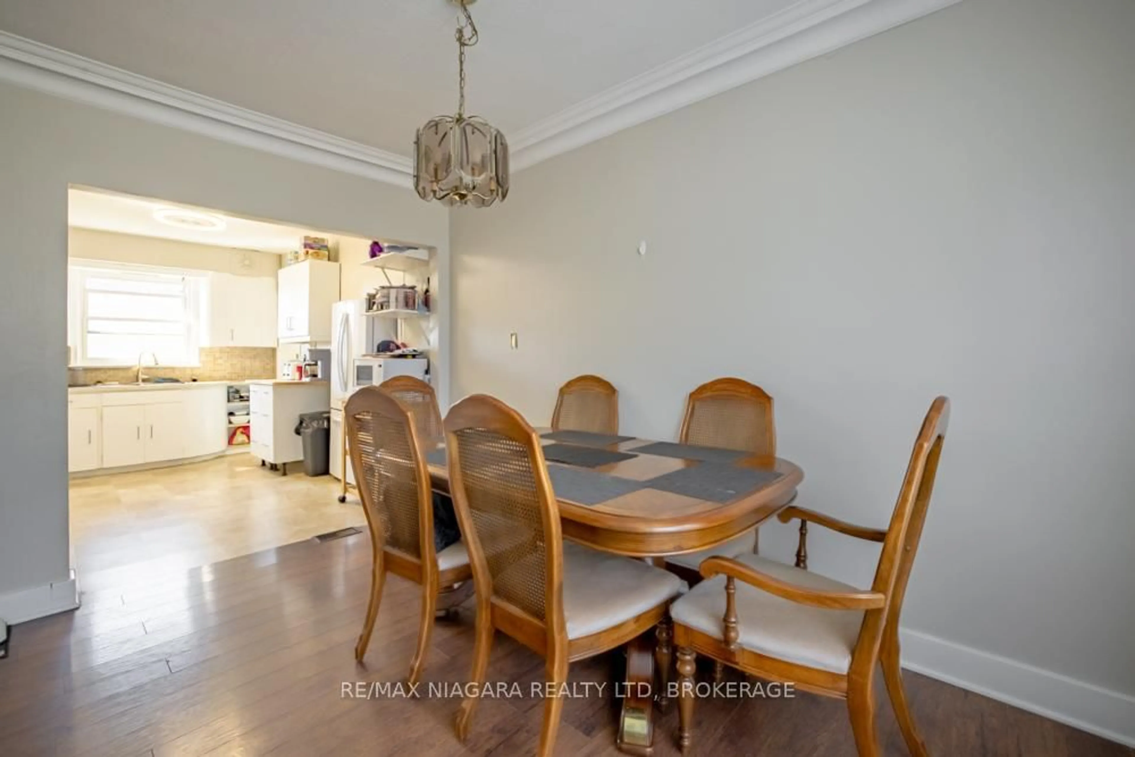 Dining room, unknown for 55 Ann St, Thorold Ontario L2V 2J8