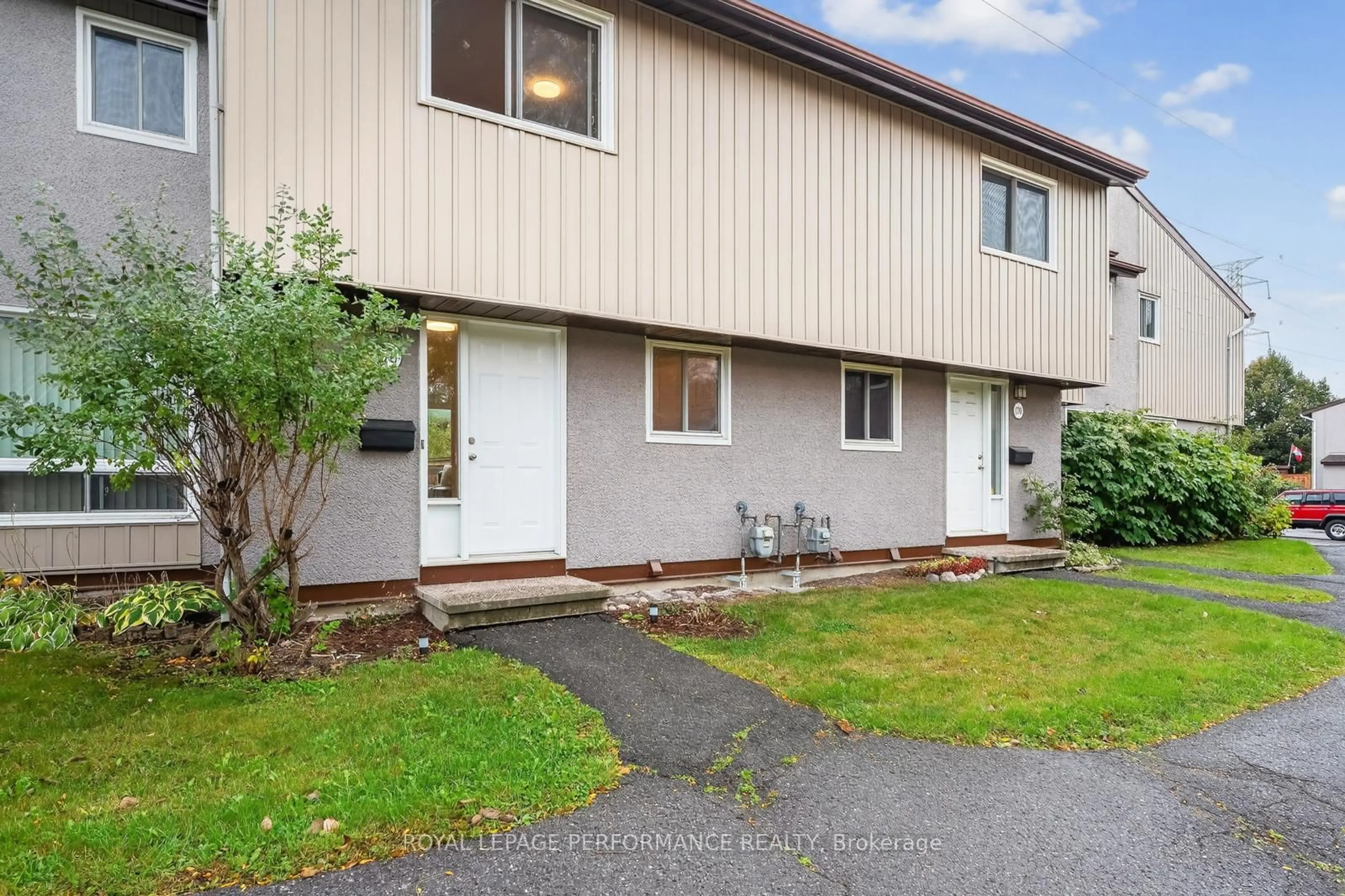 Home with vinyl exterior material, street for 176 Woodfield Dr #118, Ottawa Ontario K2G 3W8