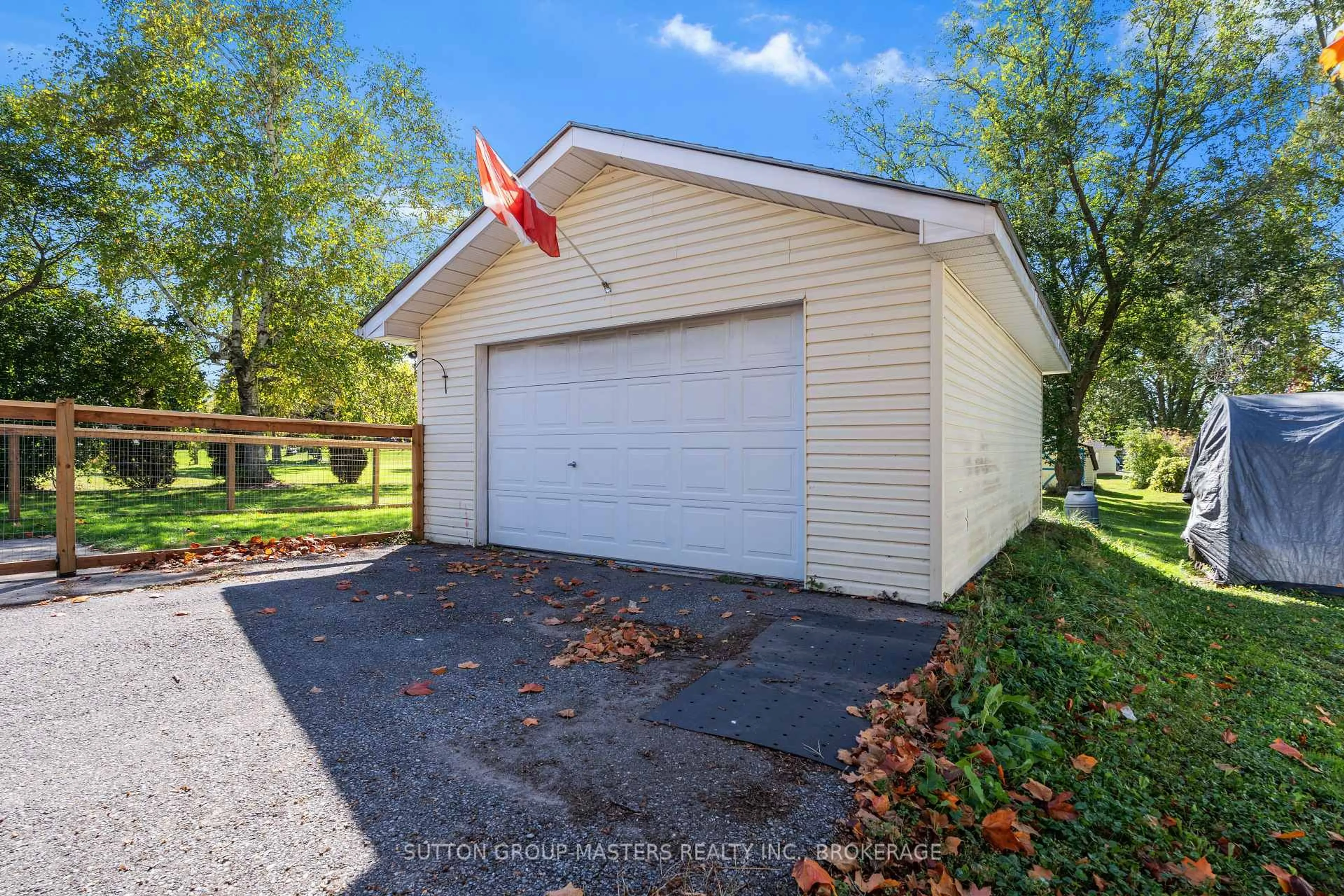 Indoor garage for 230 Old Hamburg Rd, Napanee Ontario K7R 3K7