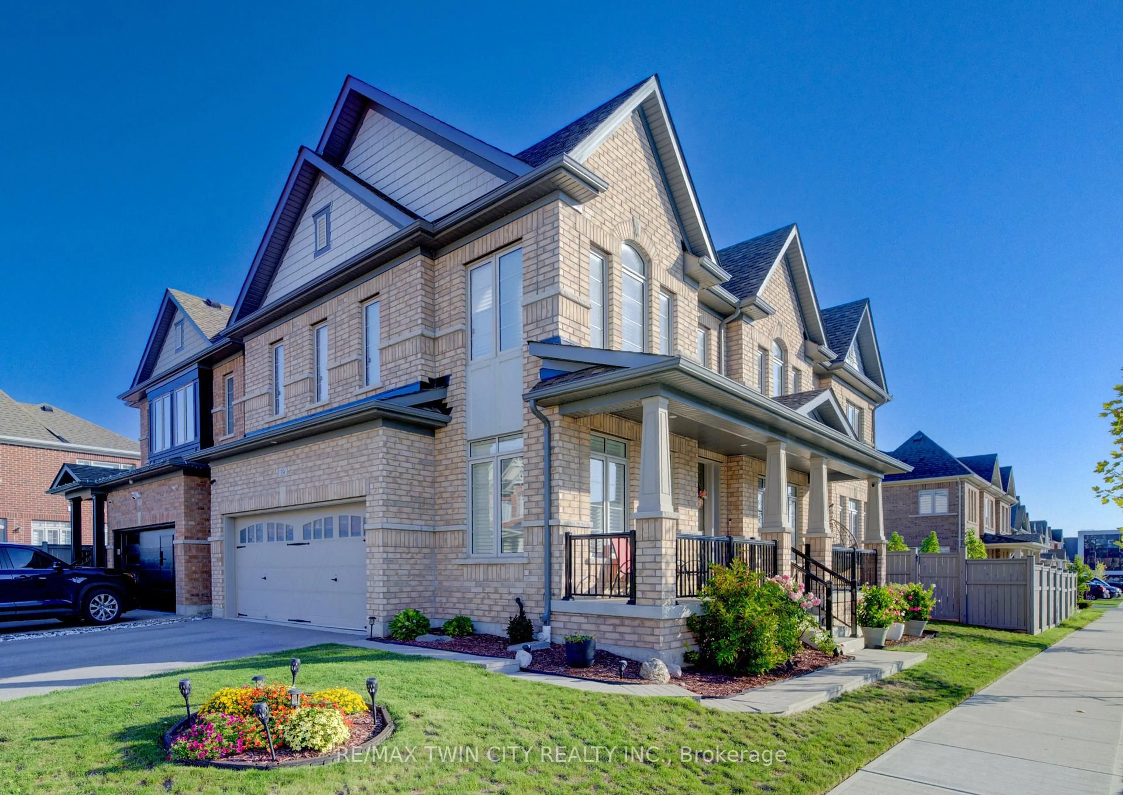 Home with brick exterior material, street for 39 Reistwood Dr, Kitchener Ontario N2R 0N8