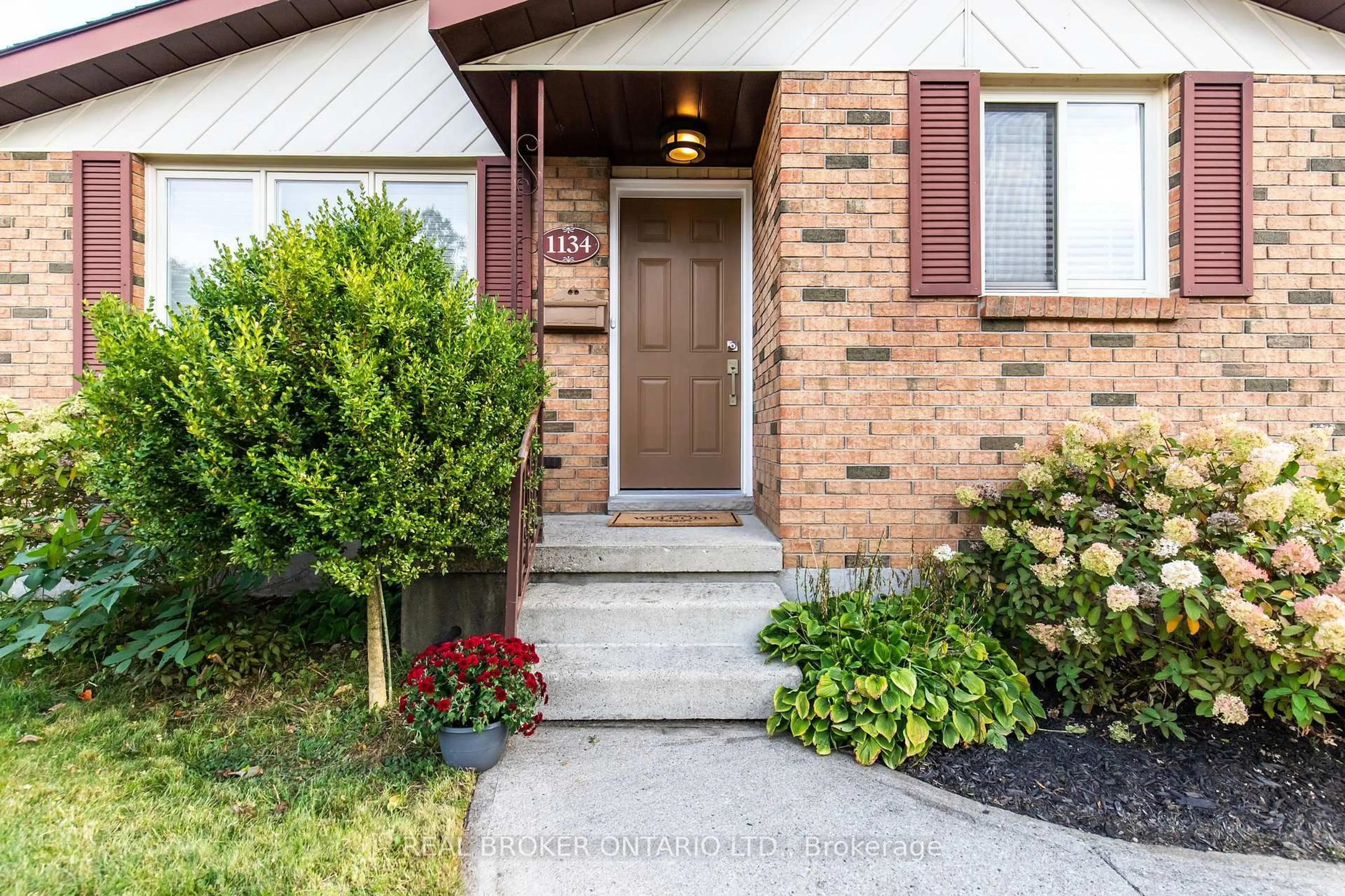 Home with brick exterior material, street for 1134 Mohawk St, Woodstock Ontario N4T 1A8