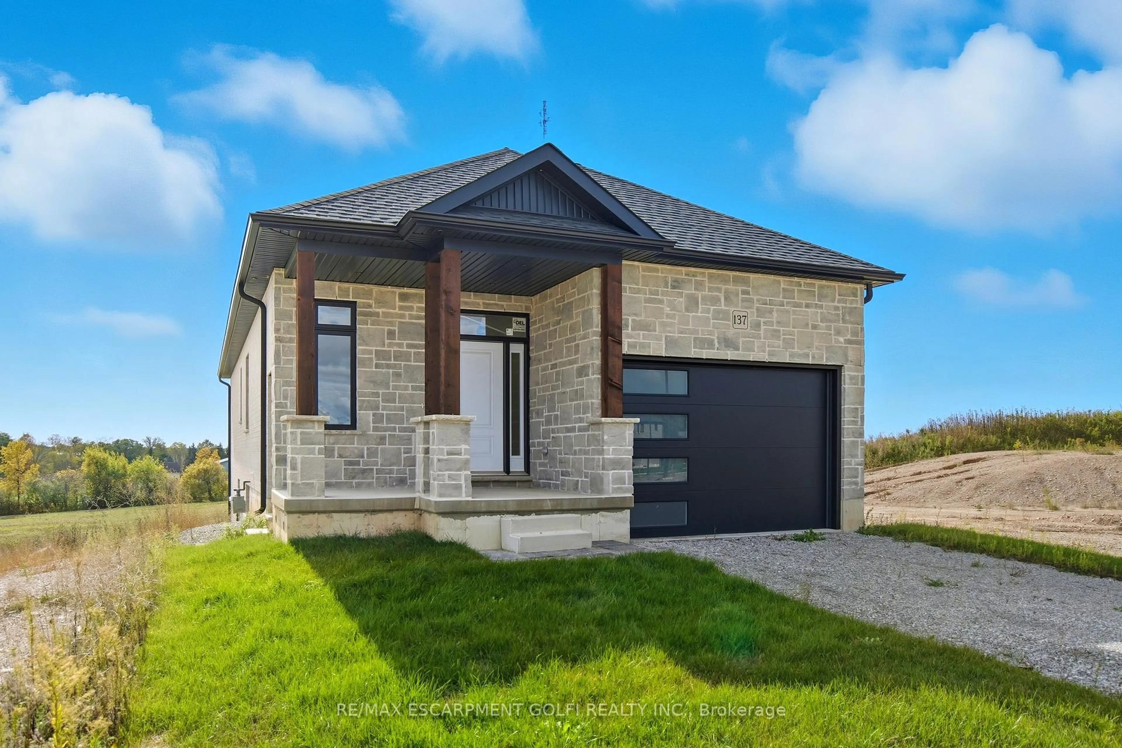 Home with brick exterior material, building for 137 Pike Creek Dr, Haldimand Ontario N0E 1E0