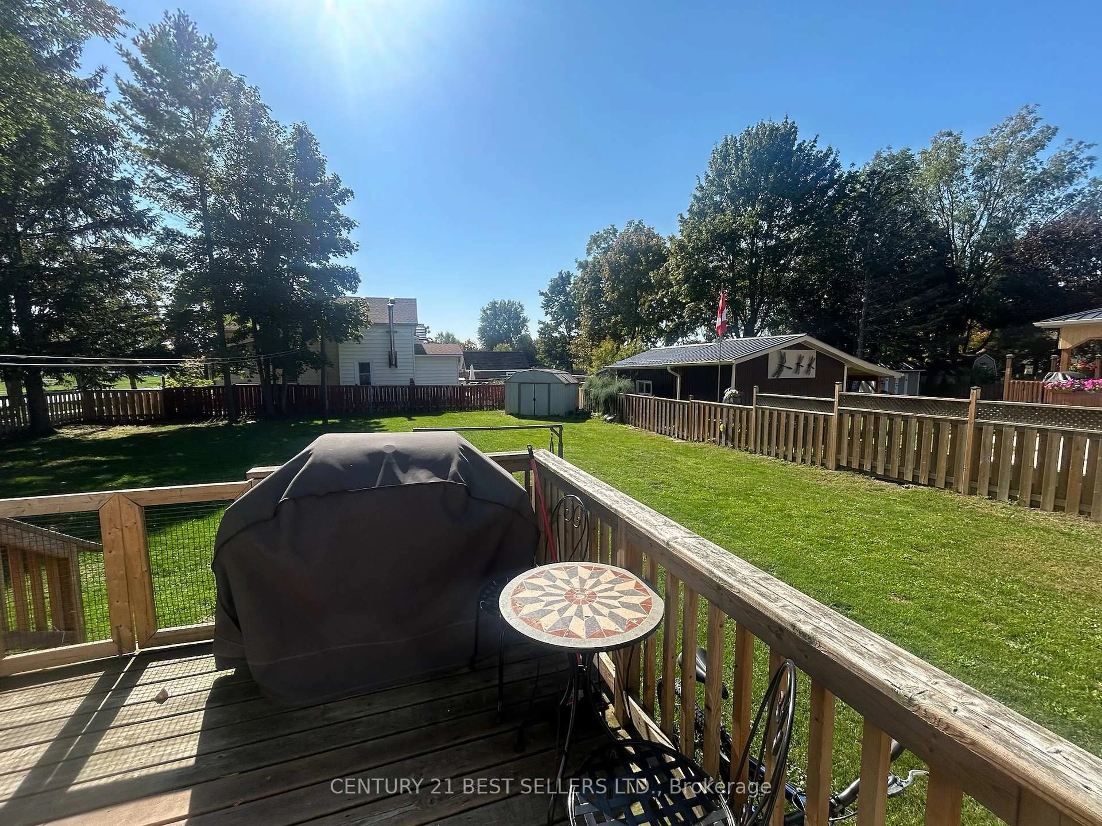 Patio, water/lake/river/ocean view for 115-117 Britannia Rd, Goderich Ontario N7A 2B4
