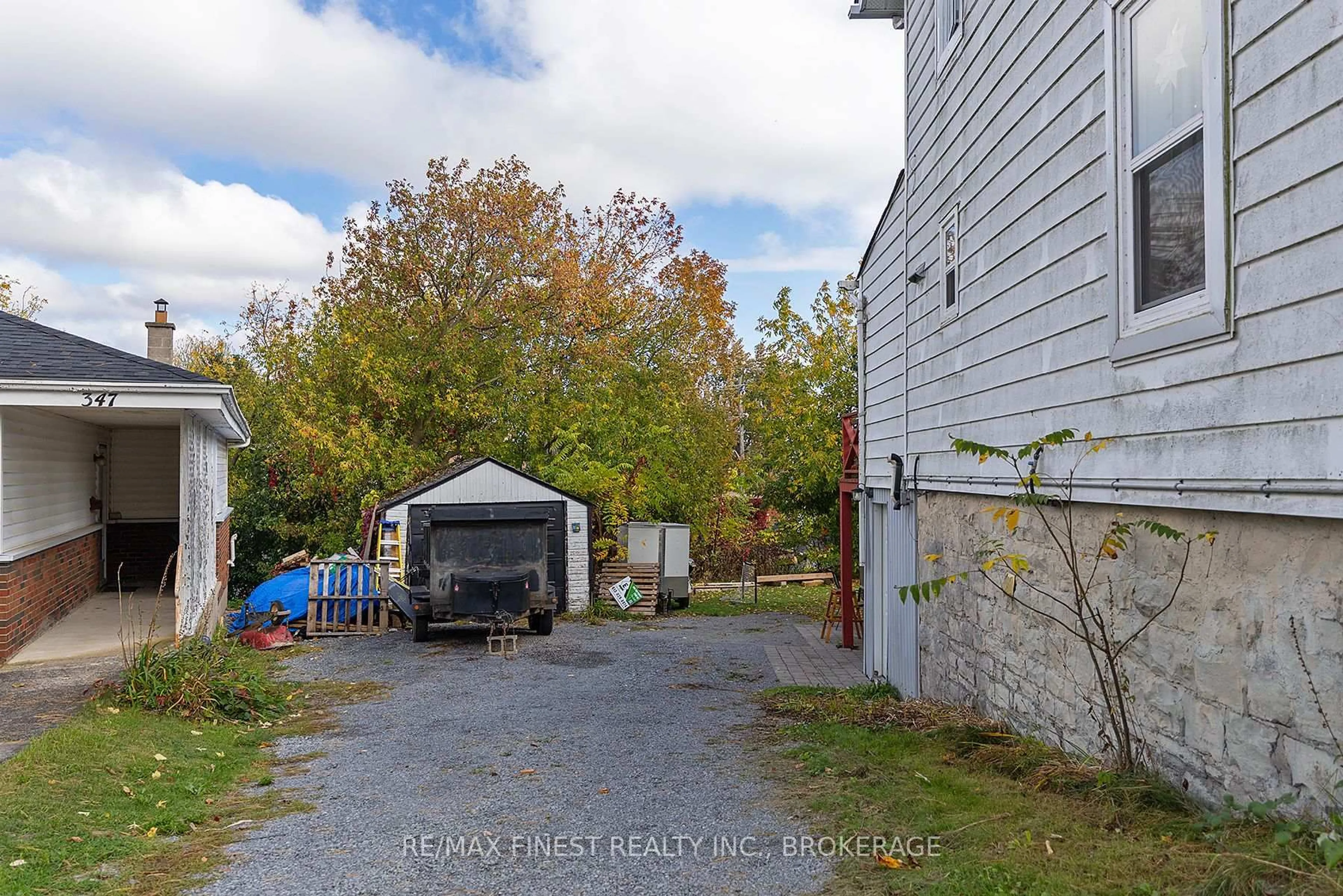 A pic from outside/outdoor area/front of a property/back of a property/a pic from drone, street for 343 Sydenham St, Kingston Ontario K7K 3N1