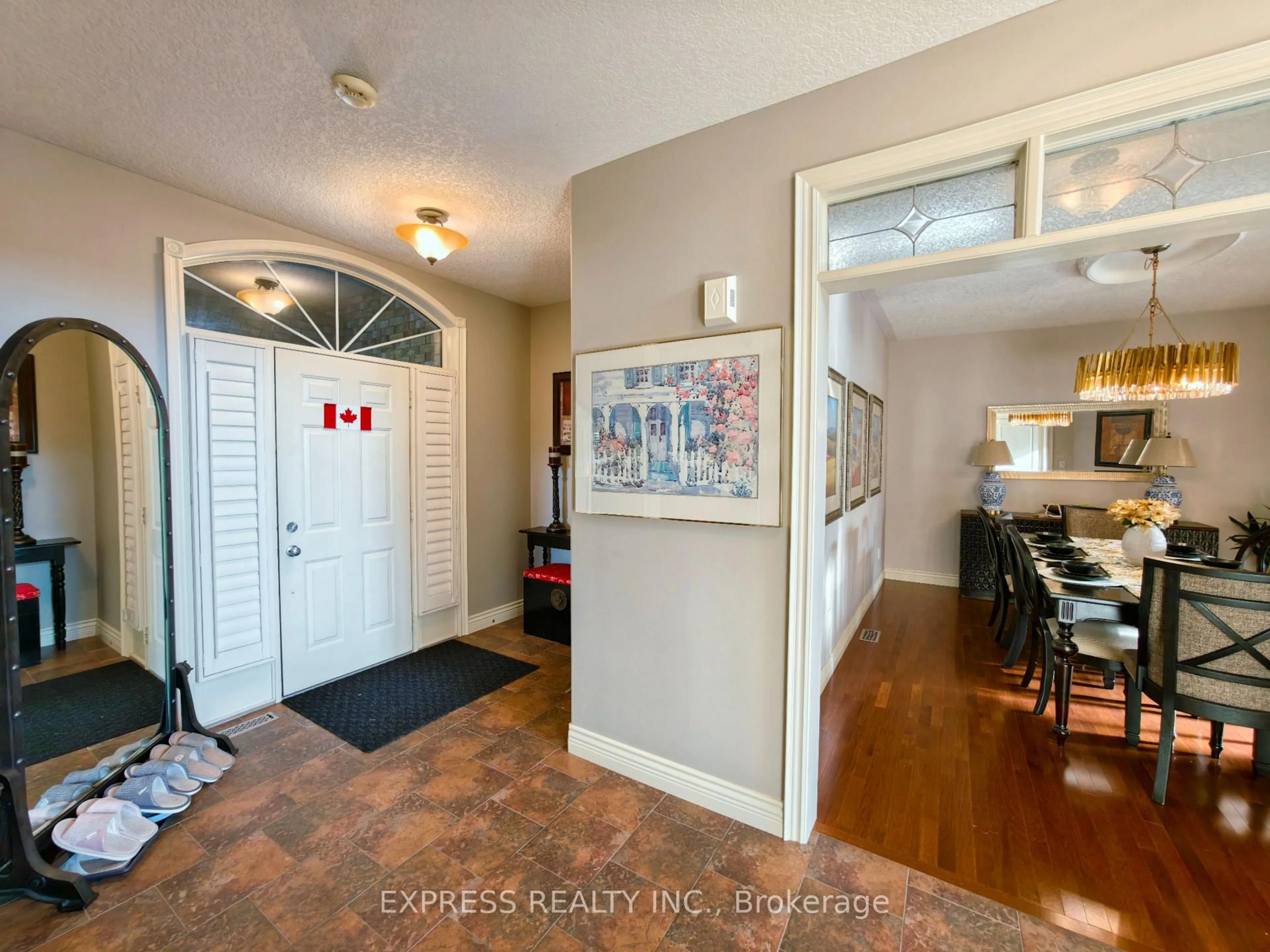 Indoor entryway for 225 Terrace Wood Cres, Kitchener Ontario N2P 2T3