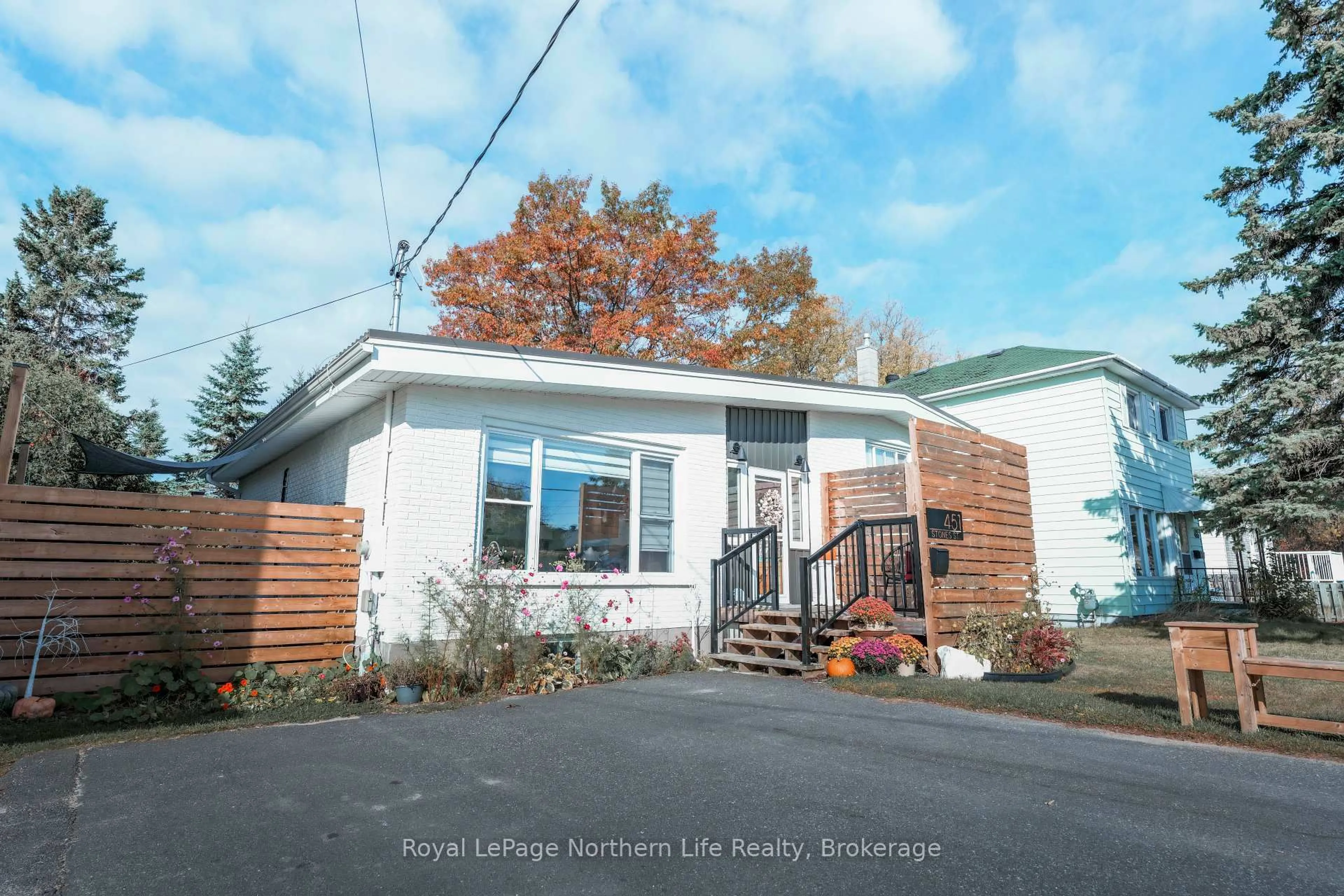 Unknown for 451 Stones St, North Bay Ontario P1B 6B7