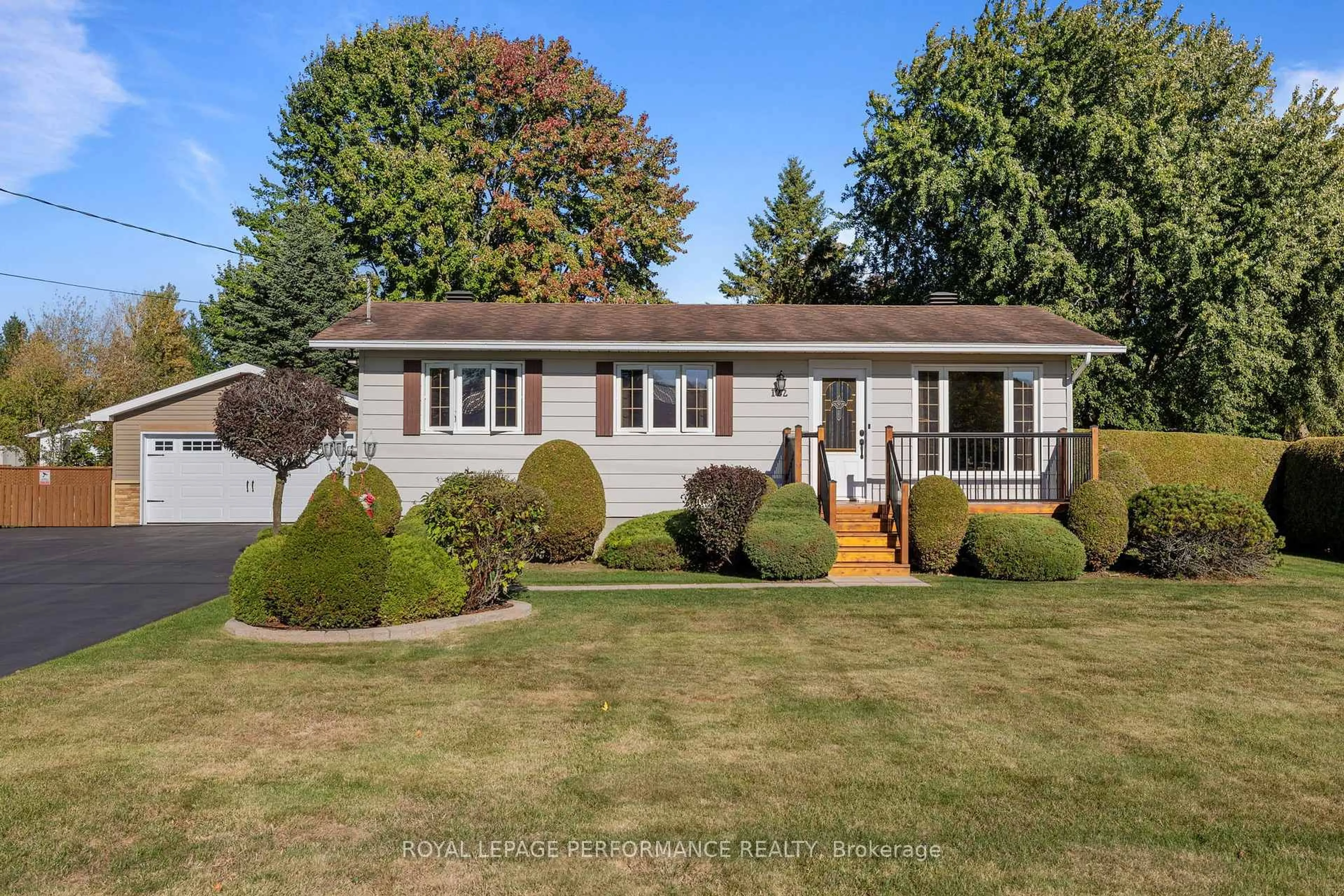 Home with vinyl exterior material, street for 122 Maple Grove St, Russell Ontario K0A 1W0