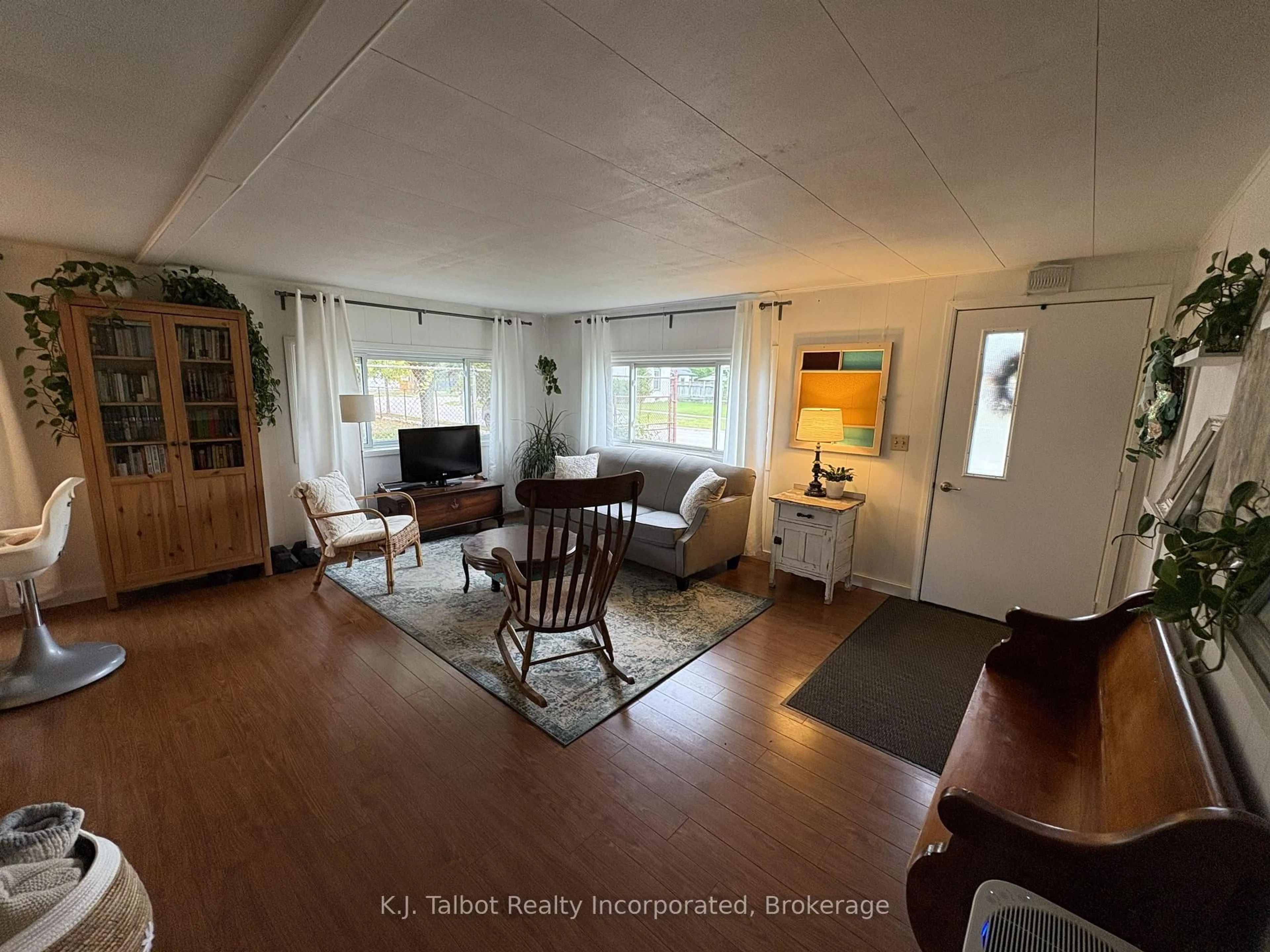 A pic of a room for 190 South St, Goderich Ontario N7A 3M3
