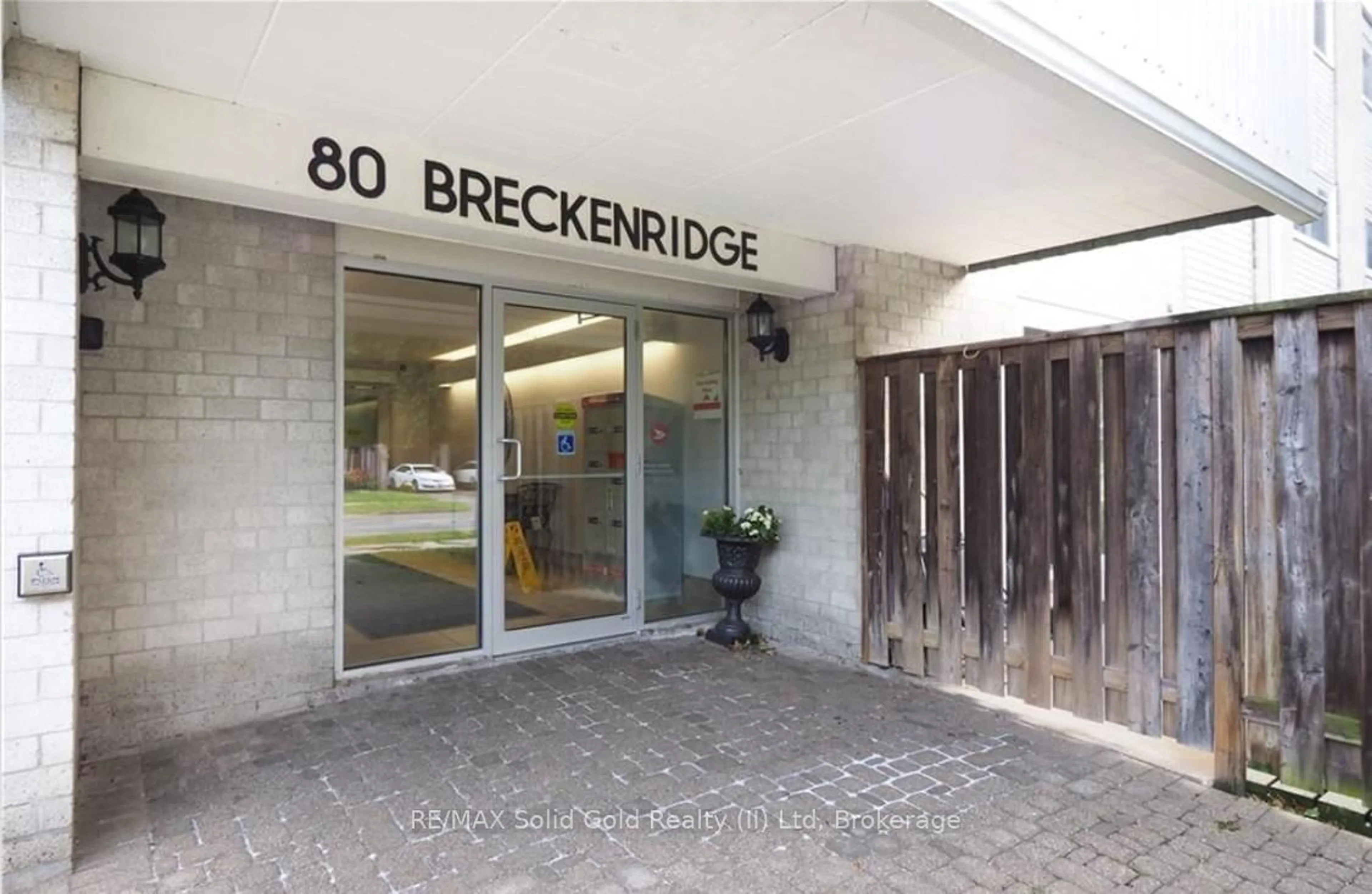 Unknown for 80 Breckenridge Dr #102, Kitchener Ontario N2B 2N9